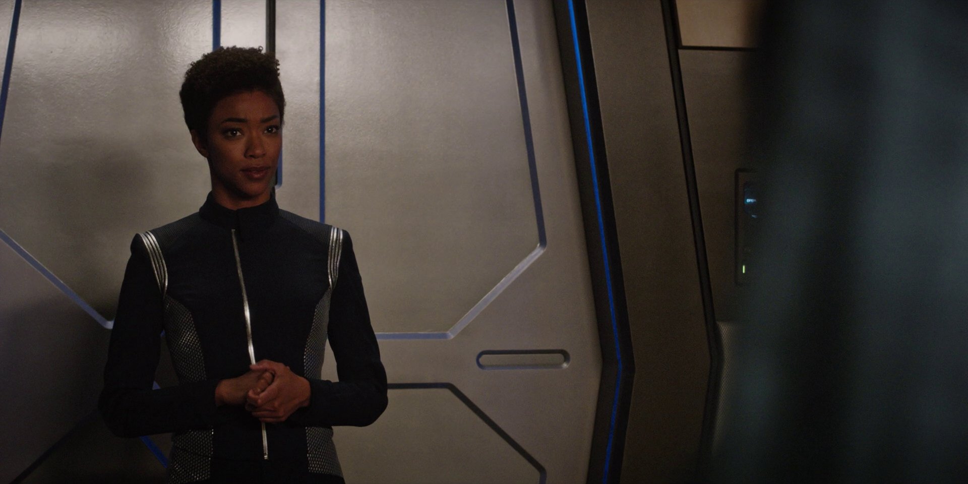 extant_StarTrekDiscovery_1x07-MagicToMakeTheSanestManGoMad_3869.jpg