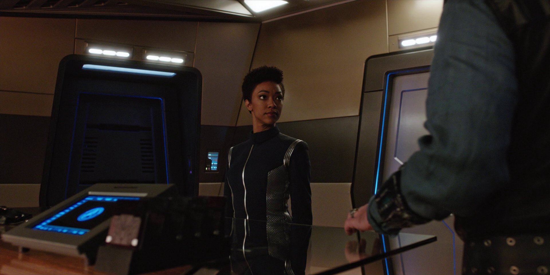 extant_StarTrekDiscovery_1x07-MagicToMakeTheSanestManGoMad_3984.jpg