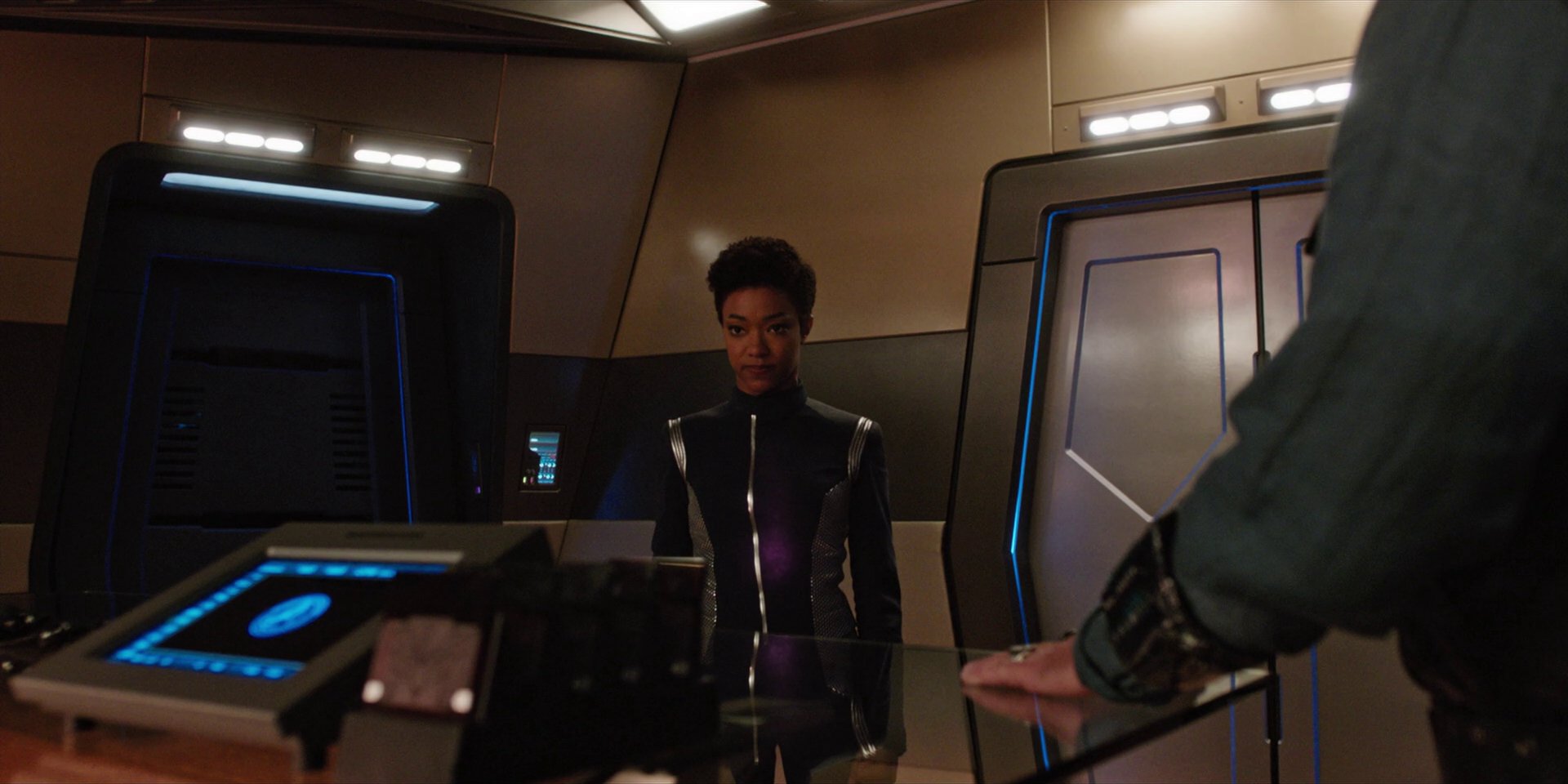 extant_StarTrekDiscovery_1x07-MagicToMakeTheSanestManGoMad_4026.jpg