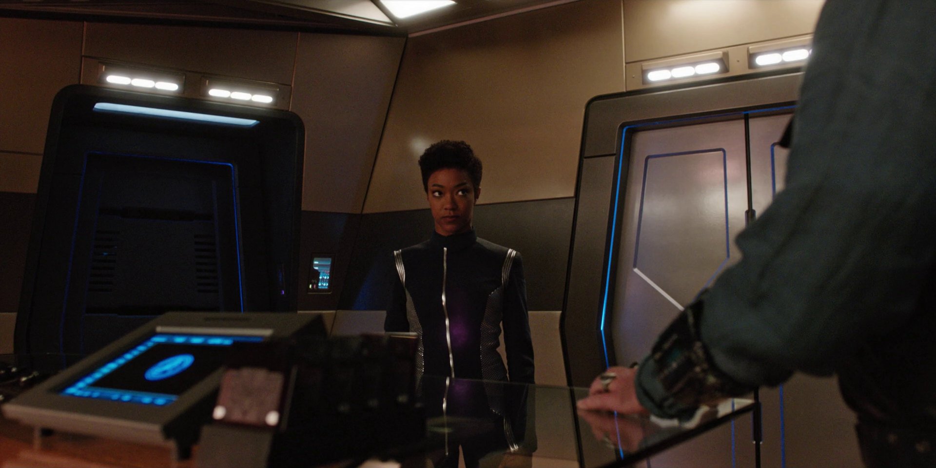 extant_StarTrekDiscovery_1x07-MagicToMakeTheSanestManGoMad_4027.jpg