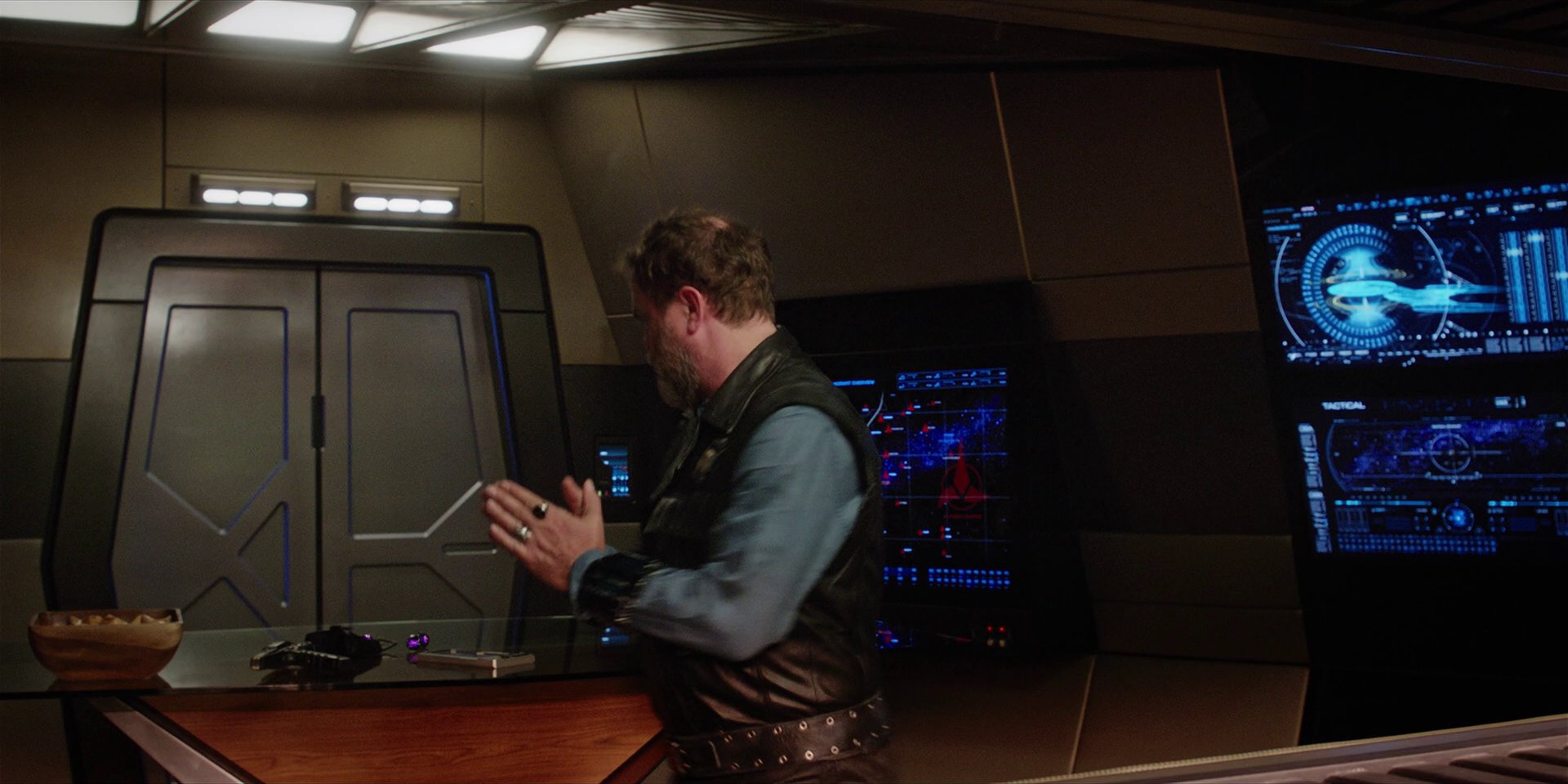 extant_StarTrekDiscovery_1x07-MagicToMakeTheSanestManGoMad_4048.jpg
