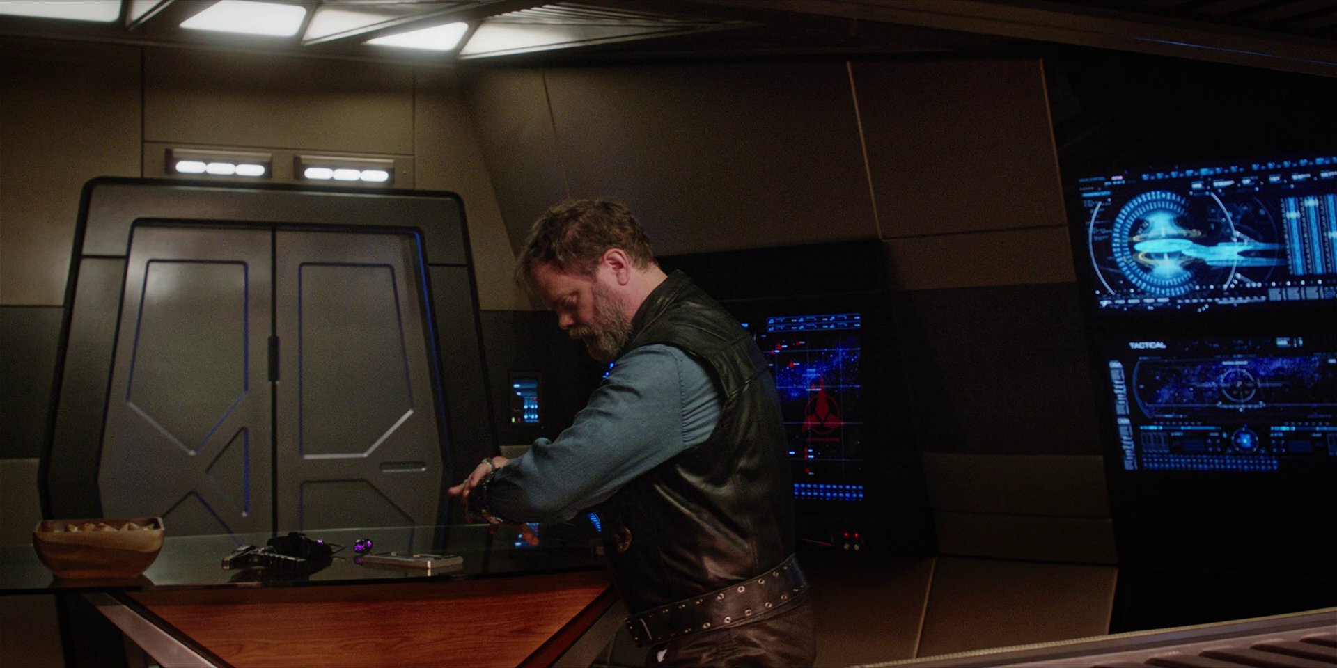 extant_StarTrekDiscovery_1x07-MagicToMakeTheSanestManGoMad_4049.jpg