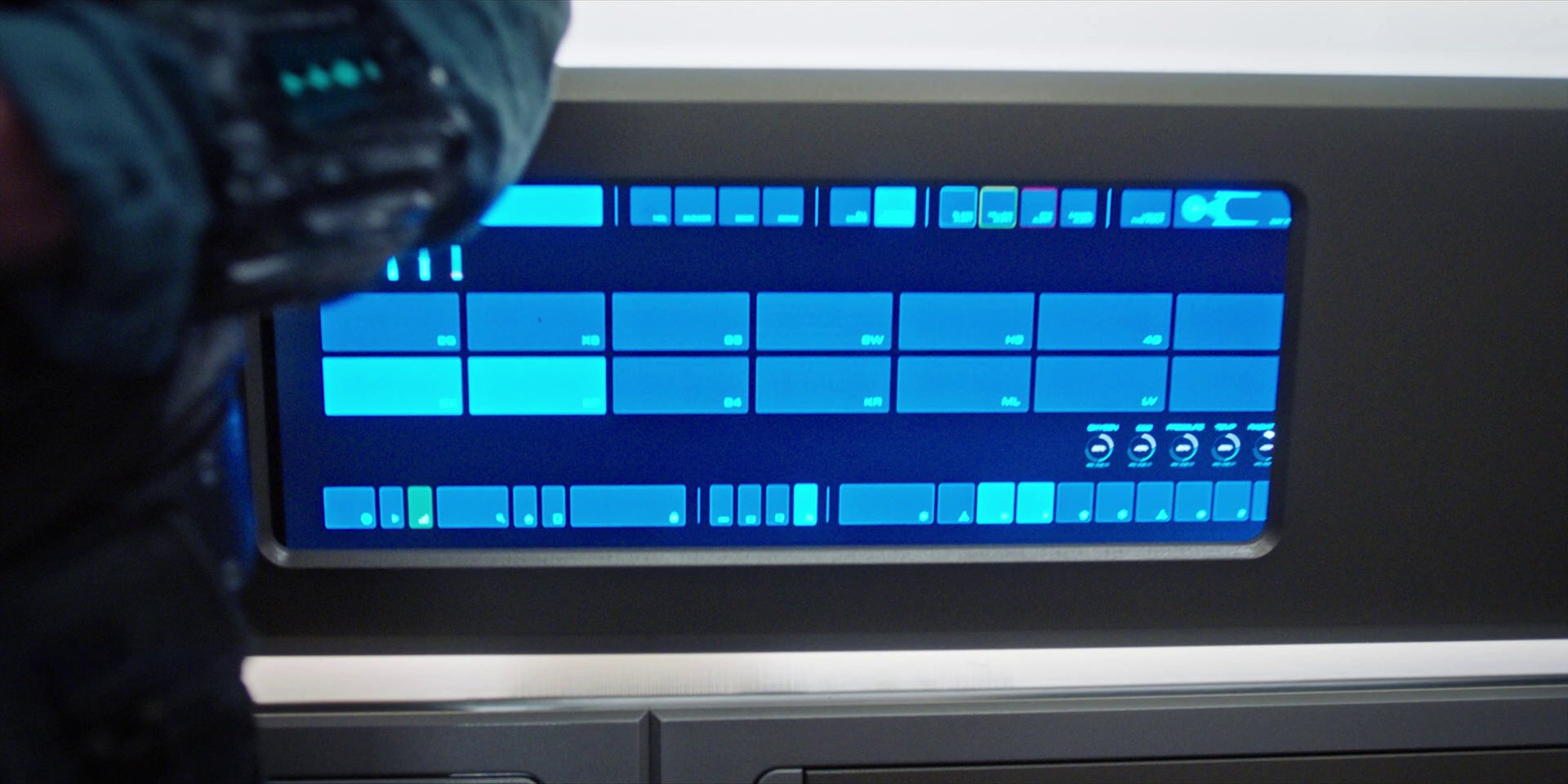 extant_StarTrekDiscovery_1x07-MagicToMakeTheSanestManGoMad_4117.jpg