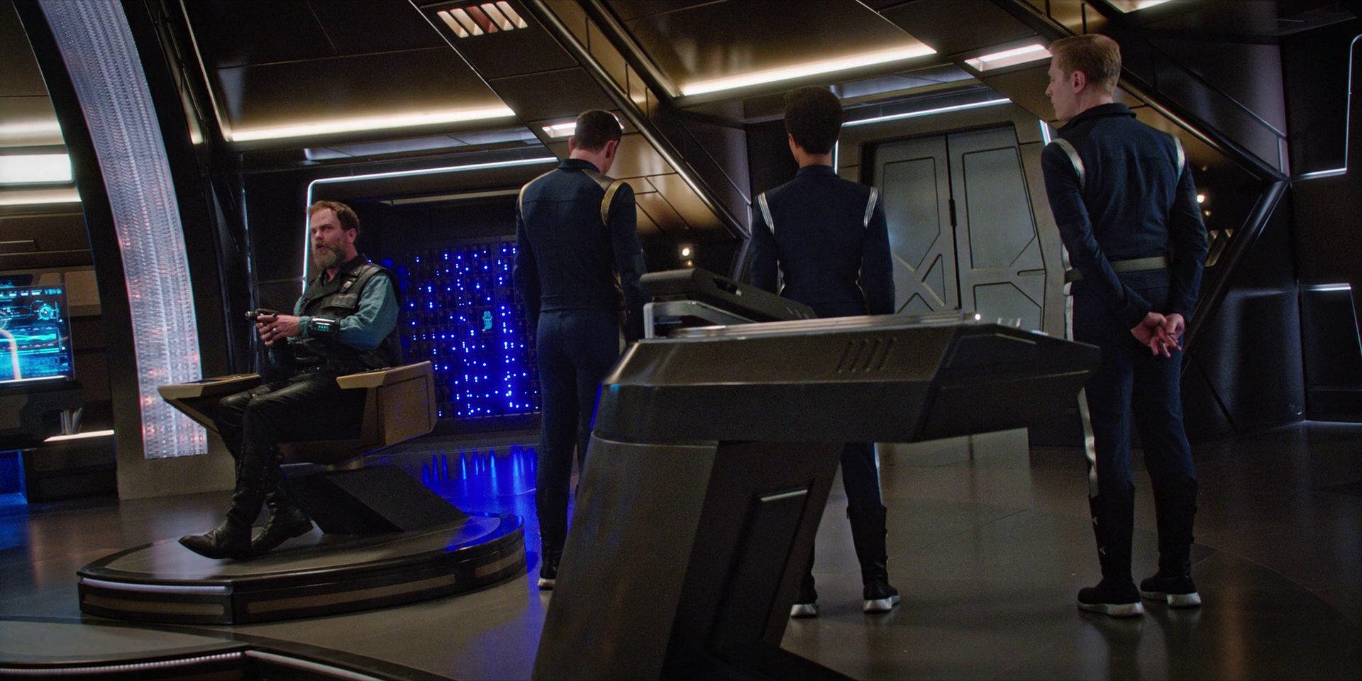 extant_StarTrekDiscovery_1x07-MagicToMakeTheSanestManGoMad_4327.jpg