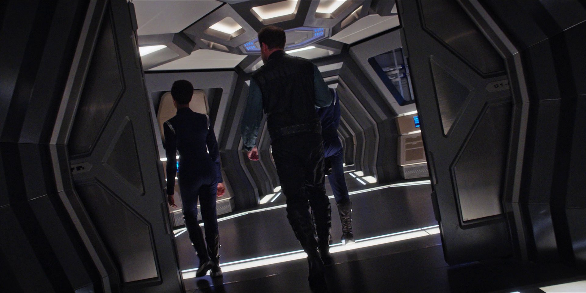 extant_StarTrekDiscovery_1x07-MagicToMakeTheSanestManGoMad_4448.jpg