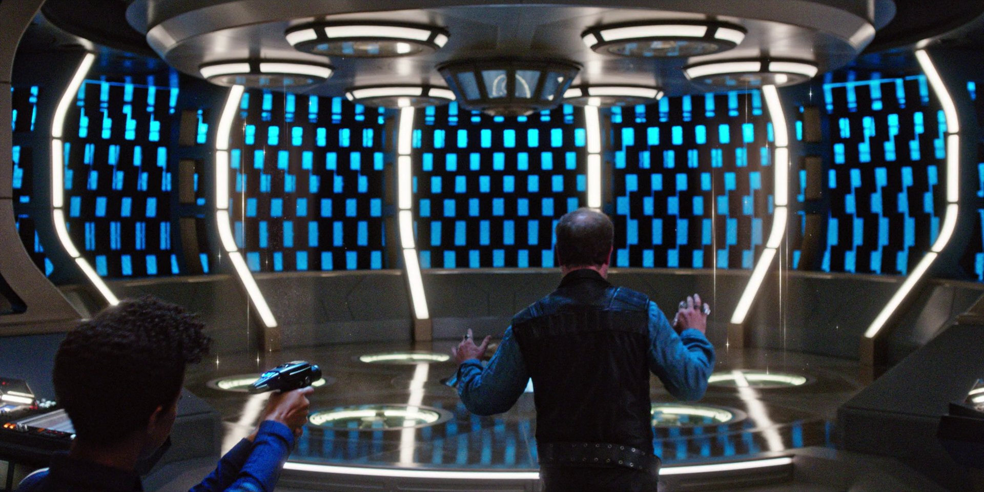 extant_StarTrekDiscovery_1x07-MagicToMakeTheSanestManGoMad_4621.jpg
