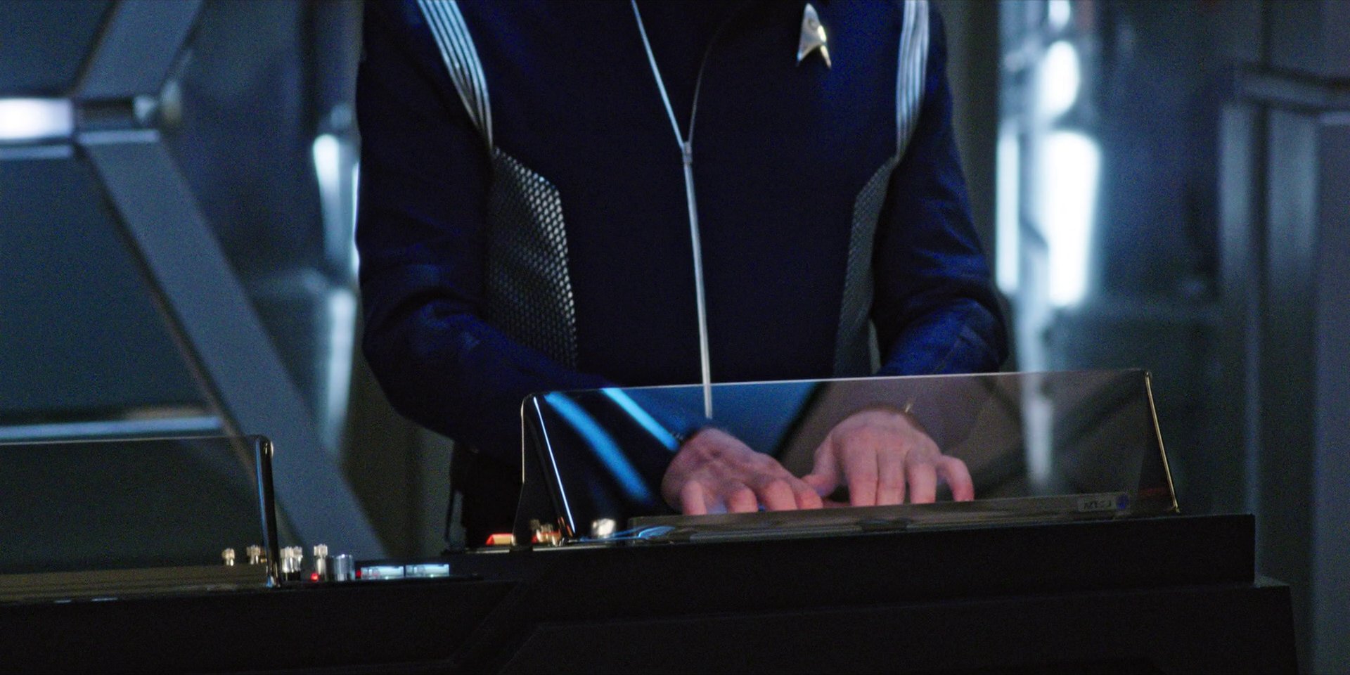 extant_StarTrekDiscovery_1x07-MagicToMakeTheSanestManGoMad_4811.jpg