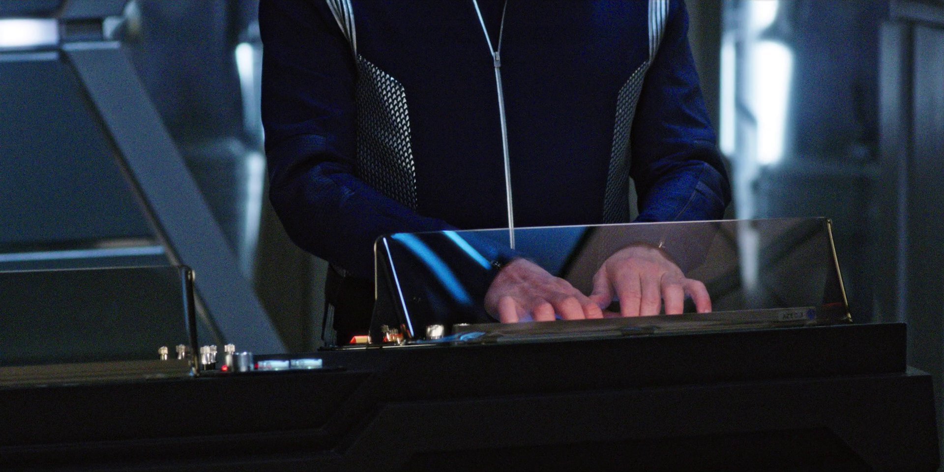 extant_StarTrekDiscovery_1x07-MagicToMakeTheSanestManGoMad_4813.jpg