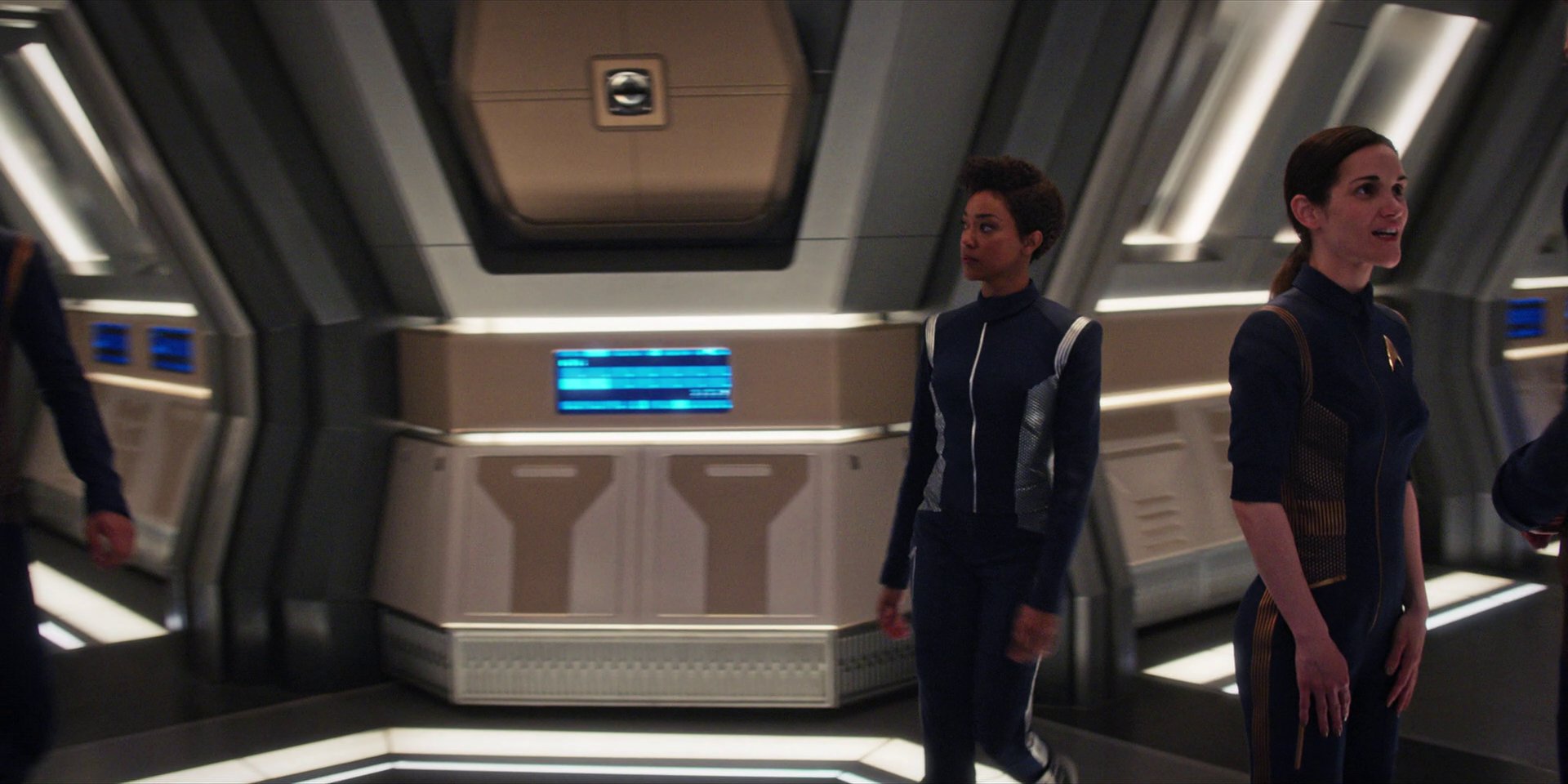 extant_StarTrekDiscovery_1x07-MagicToMakeTheSanestManGoMad_4840.jpg
