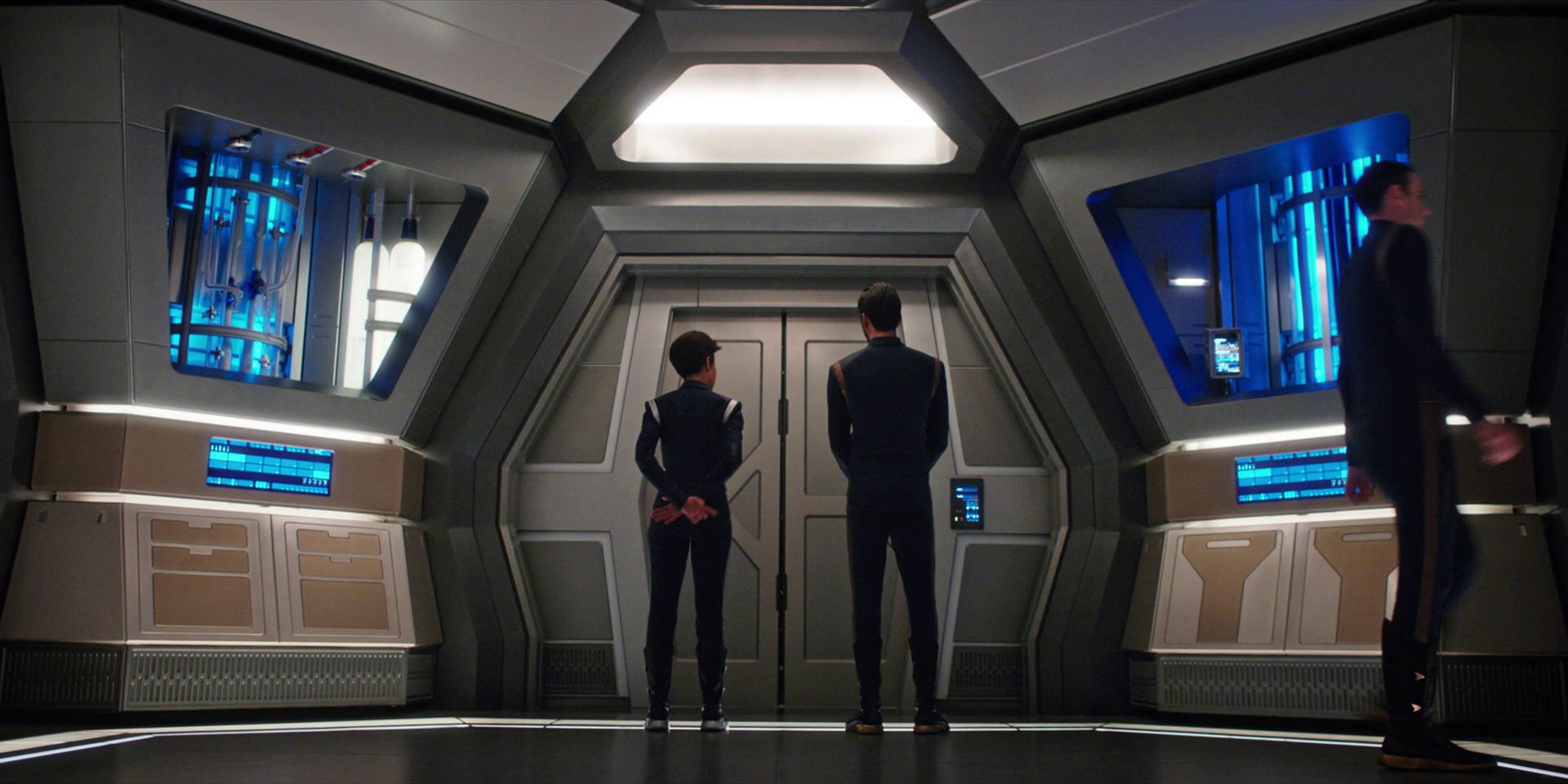extant_StarTrekDiscovery_1x07-MagicToMakeTheSanestManGoMad_4853.jpg