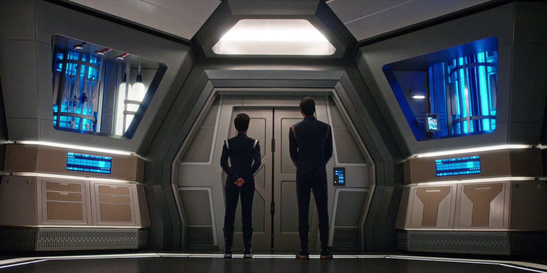 extant_StarTrekDiscovery_1x07-MagicToMakeTheSanestManGoMad_4856.jpg