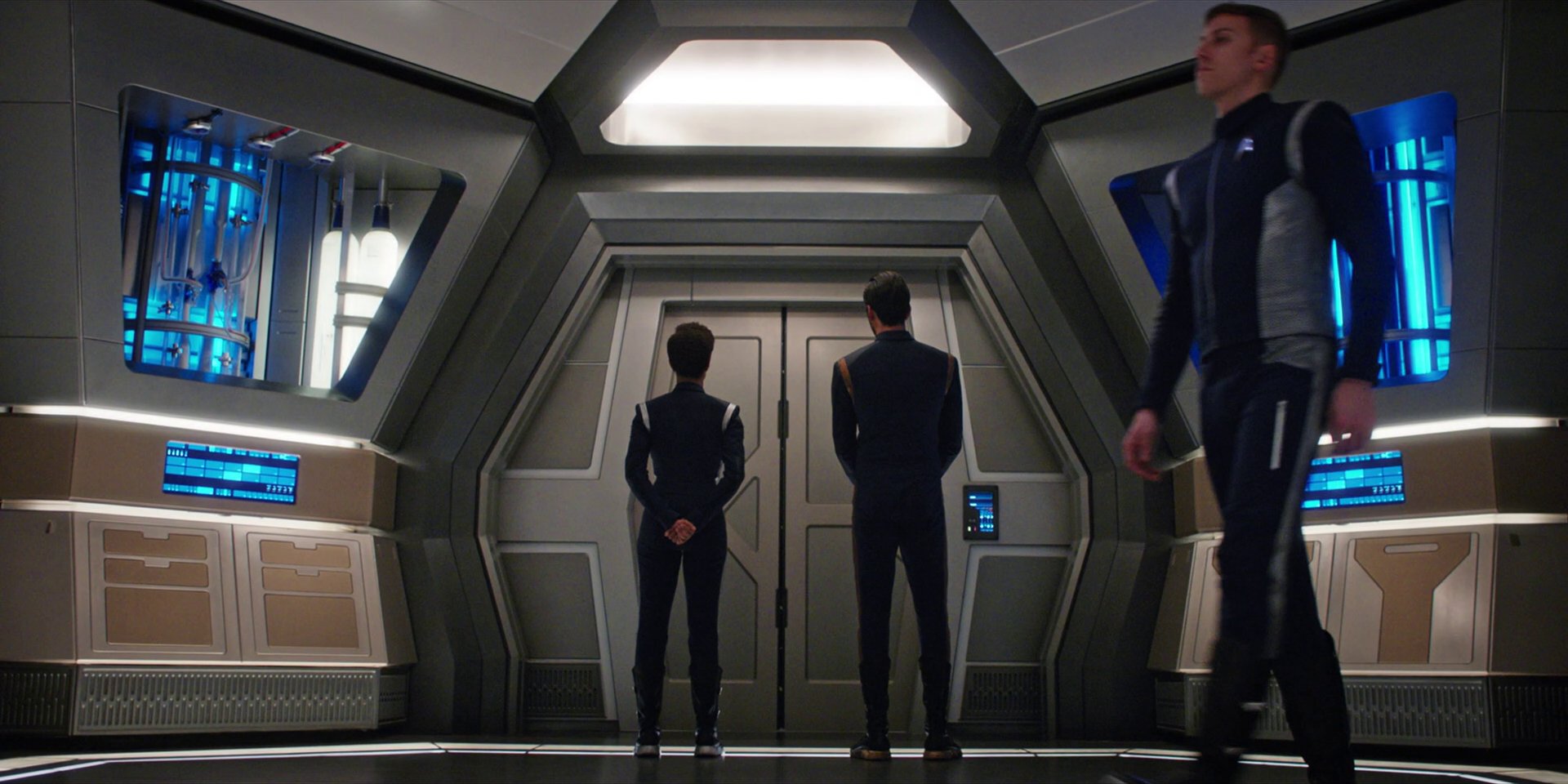 extant_StarTrekDiscovery_1x07-MagicToMakeTheSanestManGoMad_4861.jpg