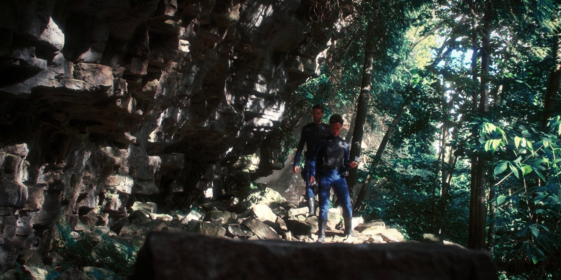 extant_StarTrekDiscovery_1x08-SiVisPacemParaBellum_0875.jpg
