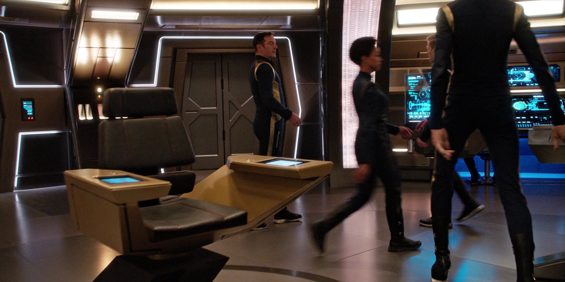 extant_StarTrekDiscovery_1x09-IntoTheForestIGo_0380.jpg