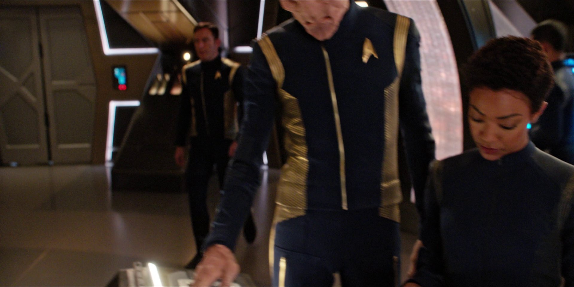 extant_StarTrekDiscovery_1x09-IntoTheForestIGo_0618.jpg