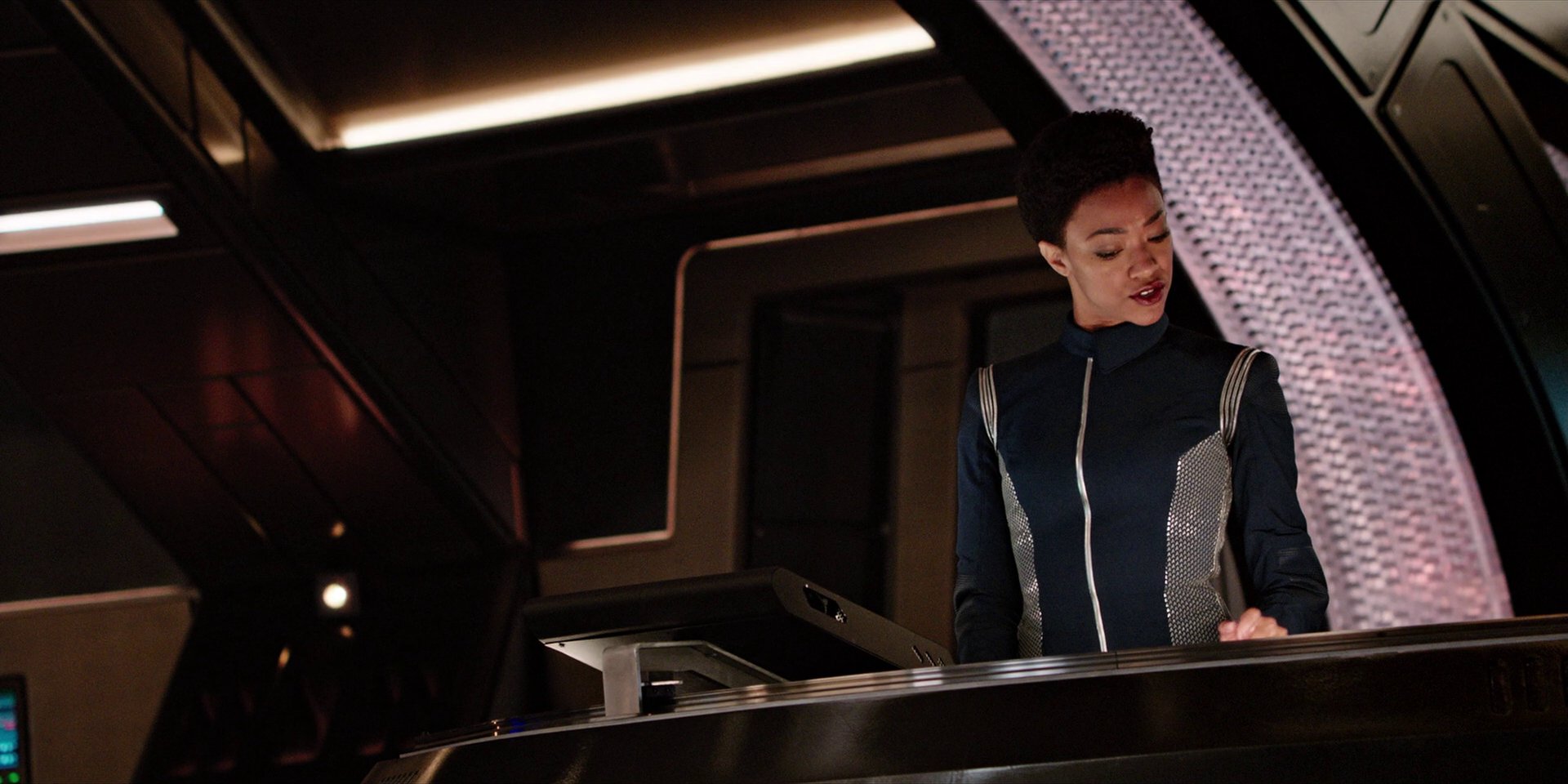 extant_StarTrekDiscovery_1x10-DespiteYourself_0190.jpg