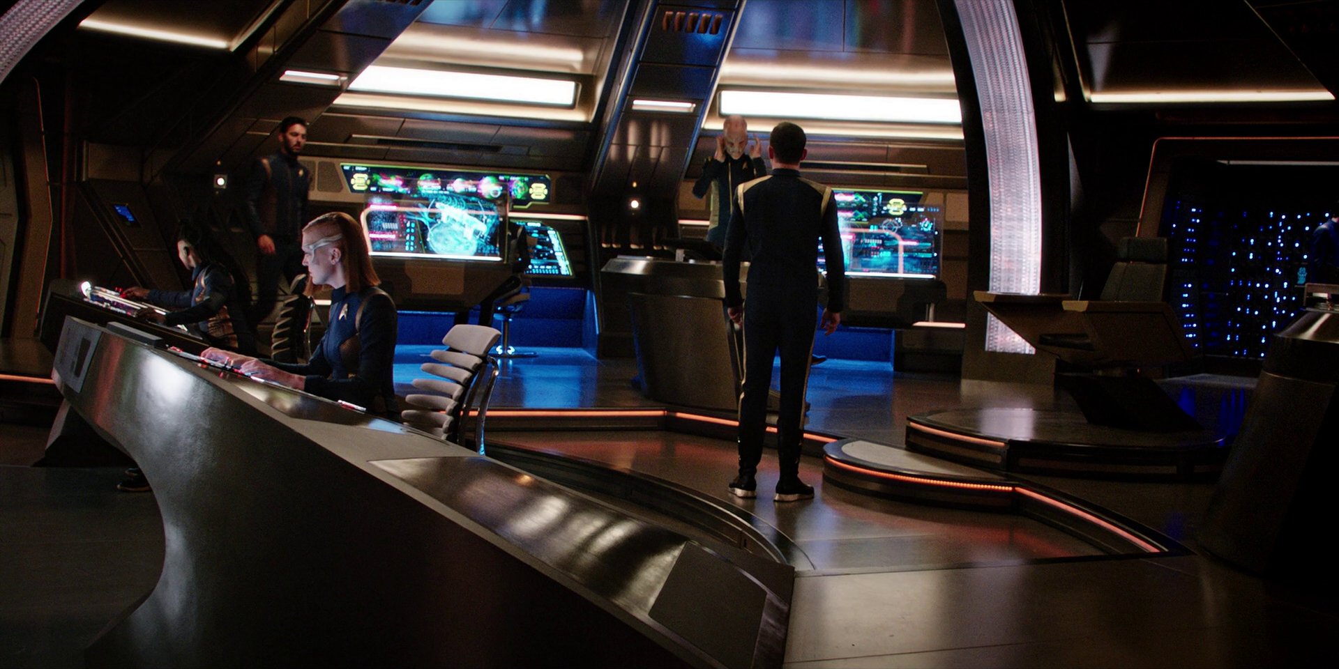 extant_StarTrekDiscovery_1x10-DespiteYourself_0250.jpg