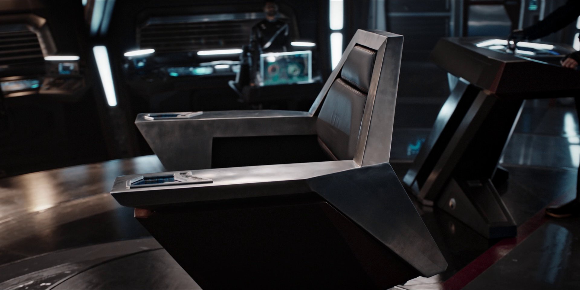 extant_StarTrekDiscovery_1x10-DespiteYourself_4805.jpg
