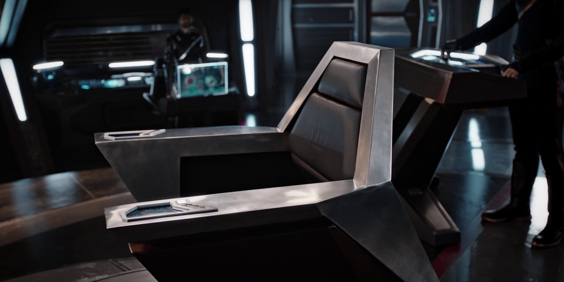 extant_StarTrekDiscovery_1x10-DespiteYourself_4807.jpg