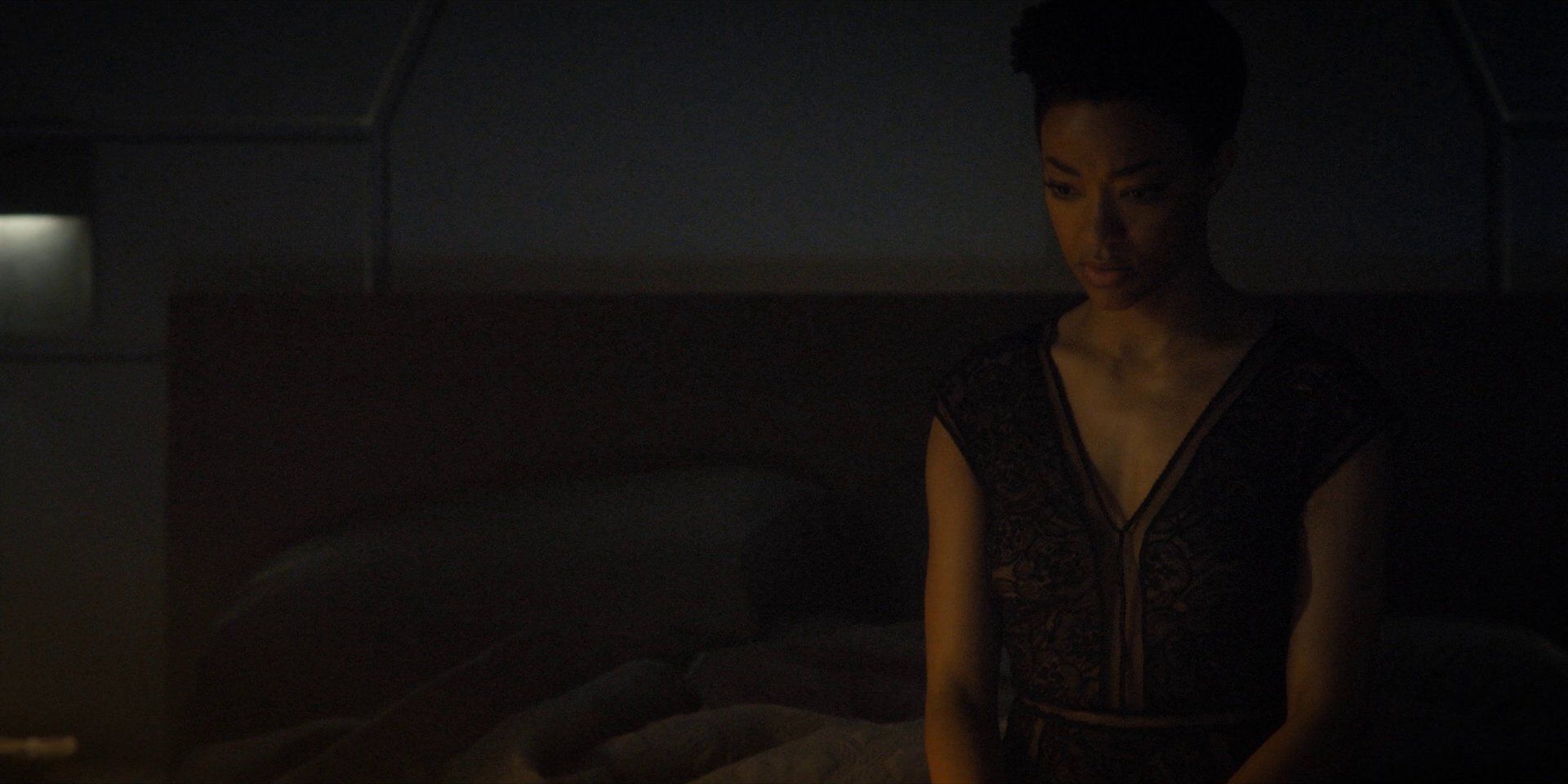 extant_StarTrekDiscovery_1x11-TheWolfInside_0360.jpg