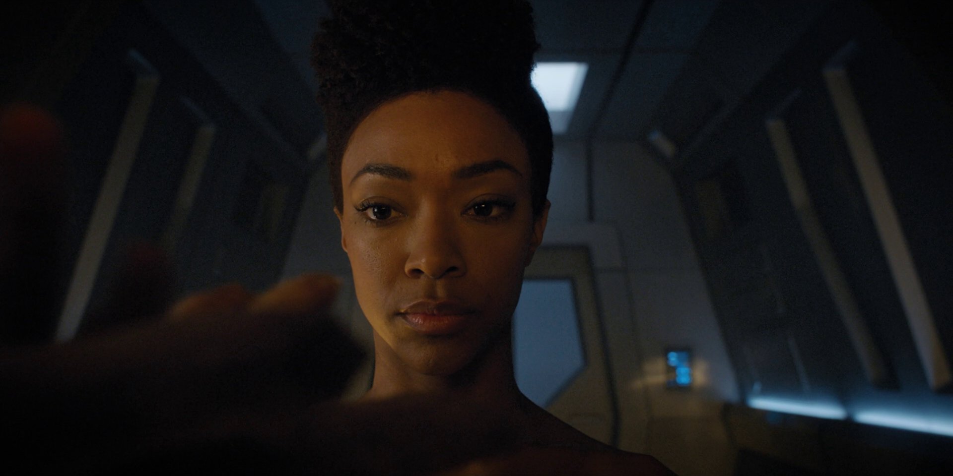 extant_StarTrekDiscovery_1x11-TheWolfInside_0463.jpg