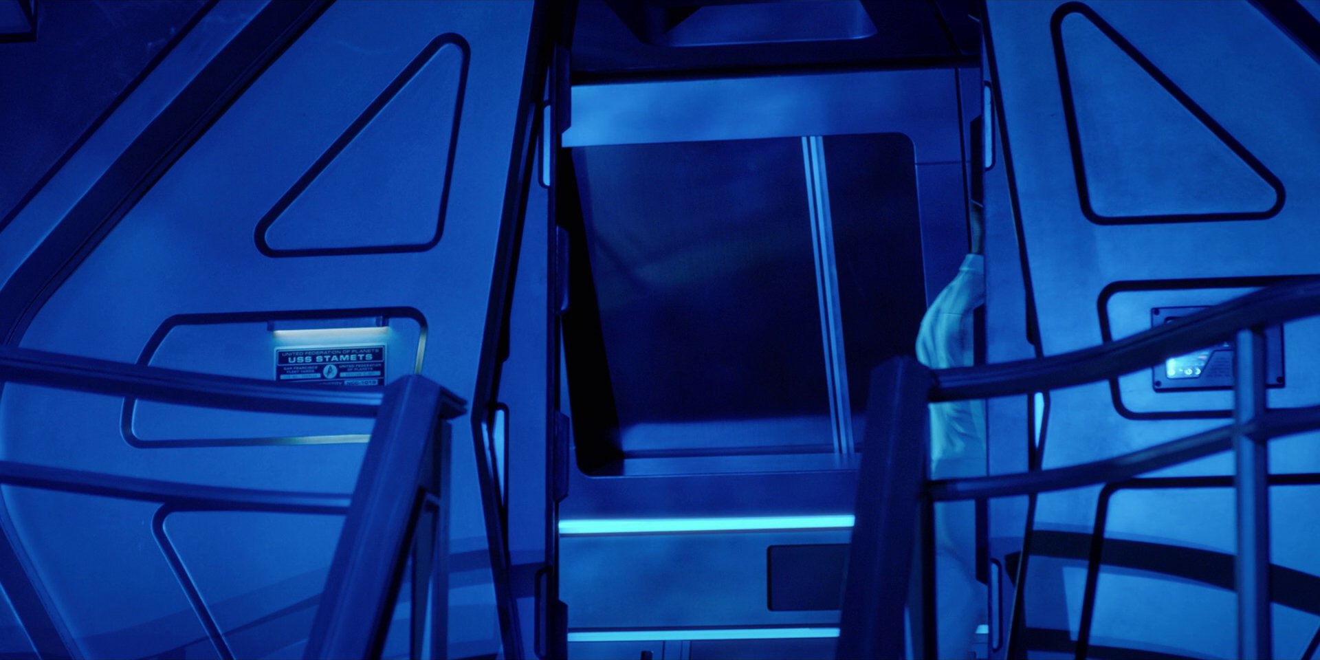 extant_StarTrekDiscovery_1x12-VaultingAmbition_1767.jpg