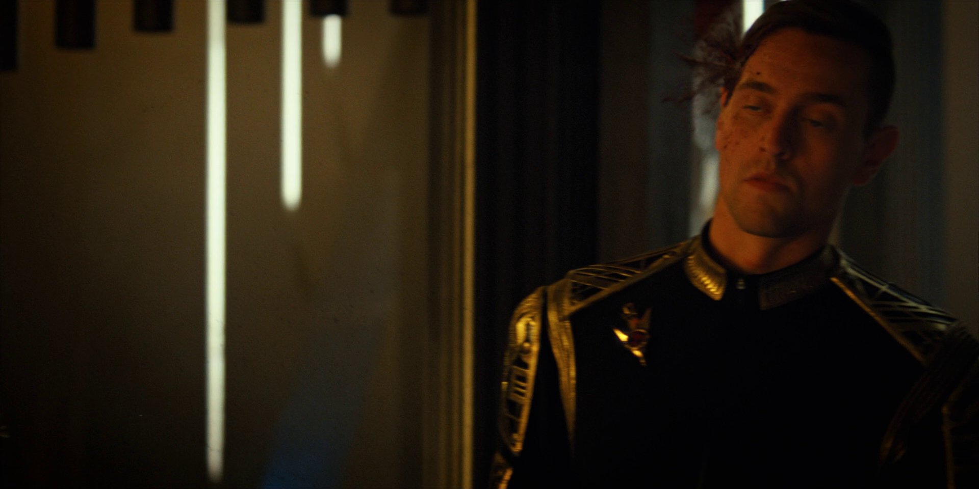 extant_StarTrekDiscovery_1x12-VaultingAmbition_2000.jpg