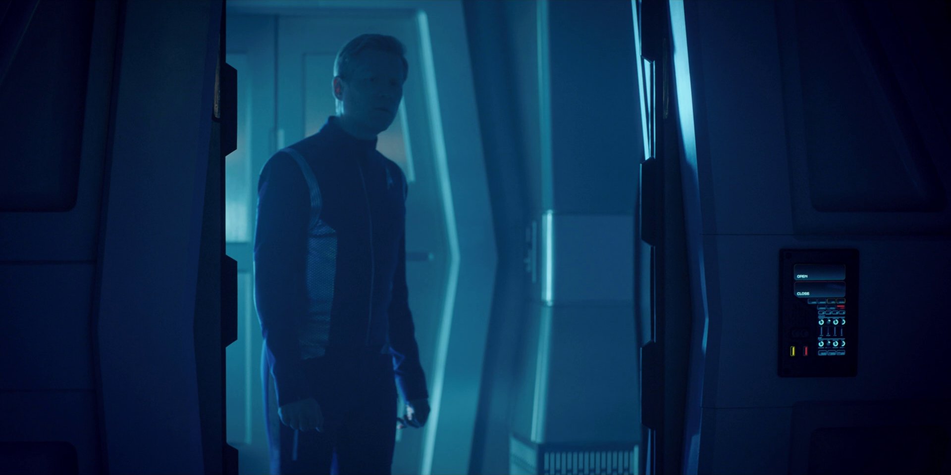 extant_StarTrekDiscovery_1x12-VaultingAmbition_2403.jpg