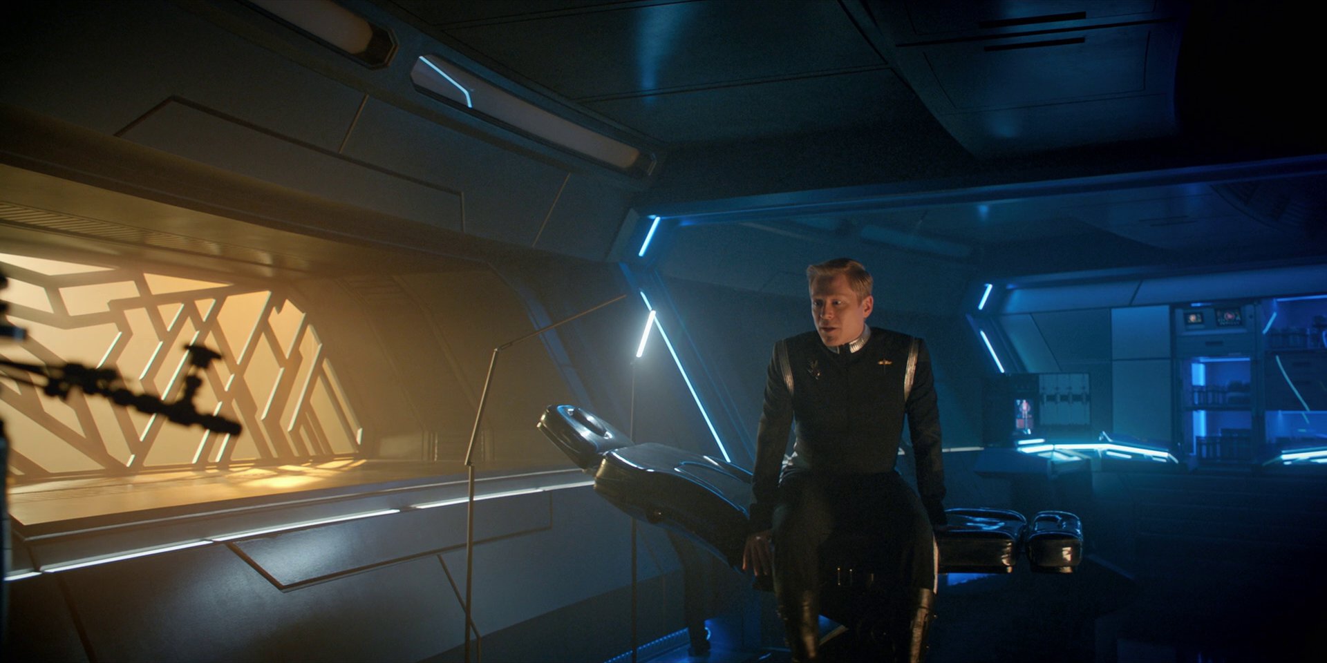 extant_StarTrekDiscovery_1x12-VaultingAmbition_3564.jpg