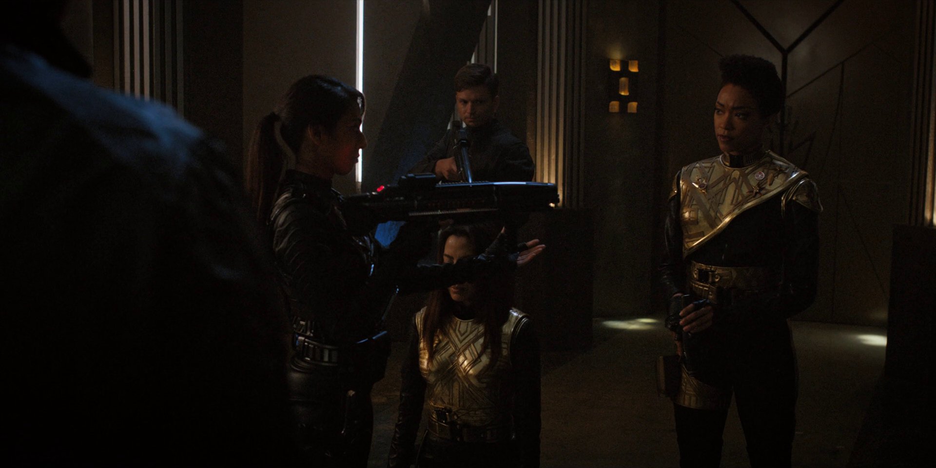 extant_StarTrekDiscovery_1x13-WhatsPastIsPrologue_2972.jpg