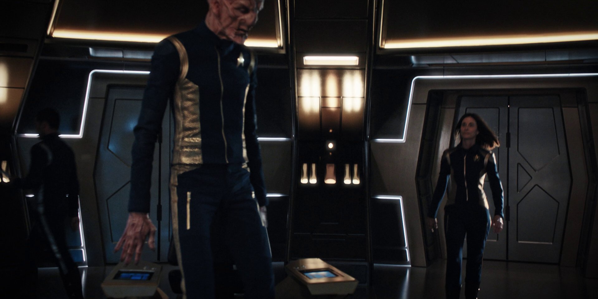 extant_StarTrekDiscovery_1x14-TheWarWithoutTheWarWithin_2214.jpg