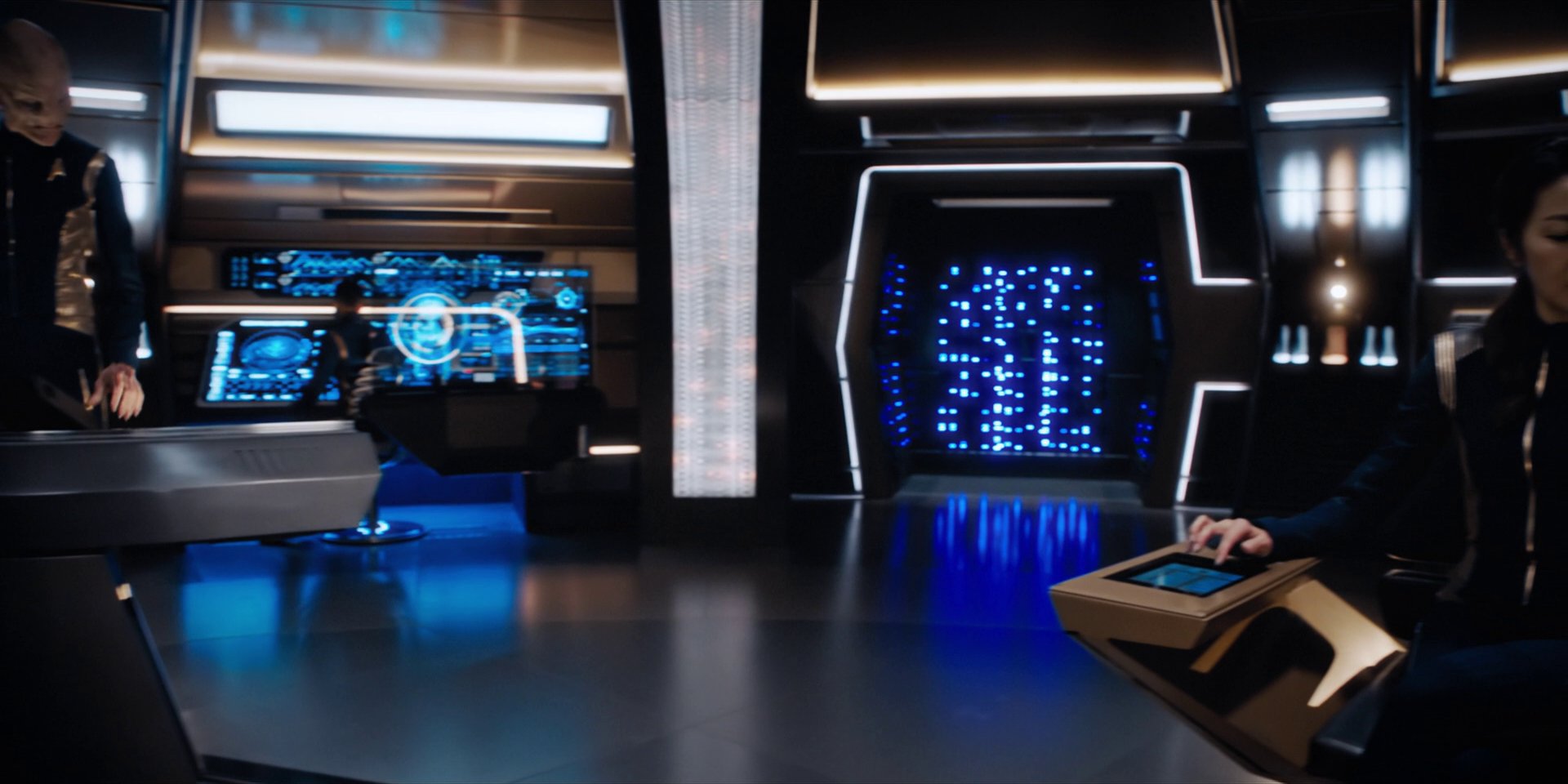 extant_StarTrekDiscovery_1x15-WillYouTakeMyHand_0229.jpg