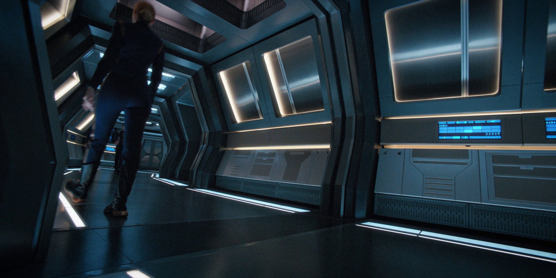 extant_StarTrekDiscovery_1x15-WillYouTakeMyHand_0490.jpg
