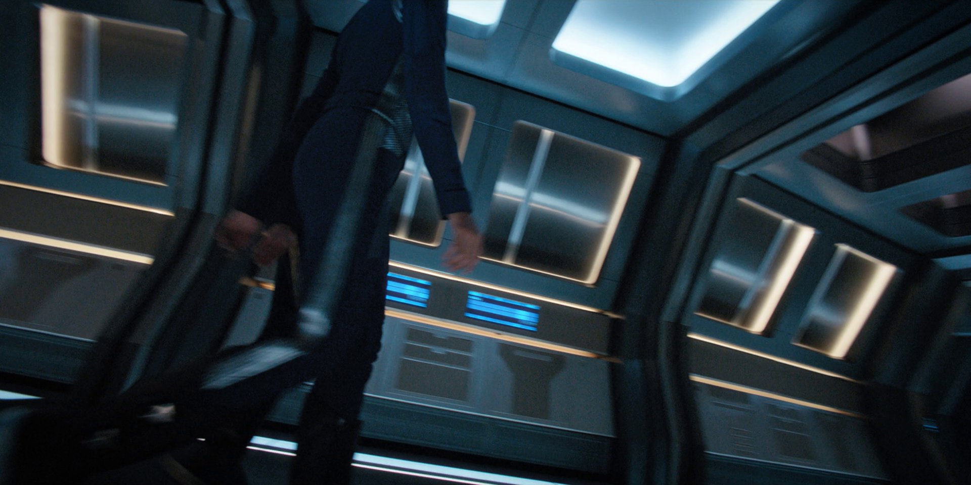 extant_StarTrekDiscovery_1x15-WillYouTakeMyHand_0502.jpg
