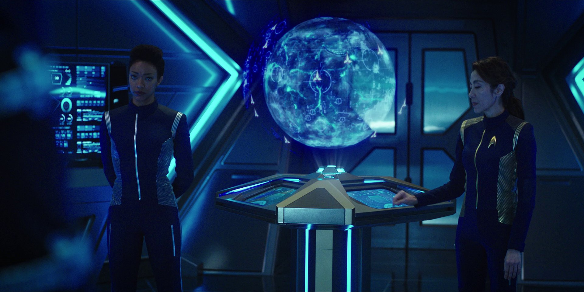 extant_StarTrekDiscovery_1x15-WillYouTakeMyHand_0826.jpg