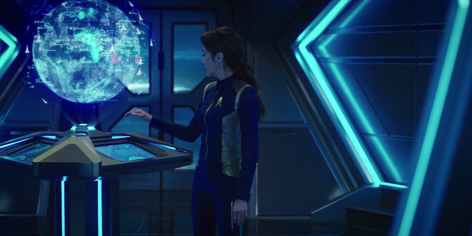 extant_StarTrekDiscovery_1x15-WillYouTakeMyHand_0881.jpg