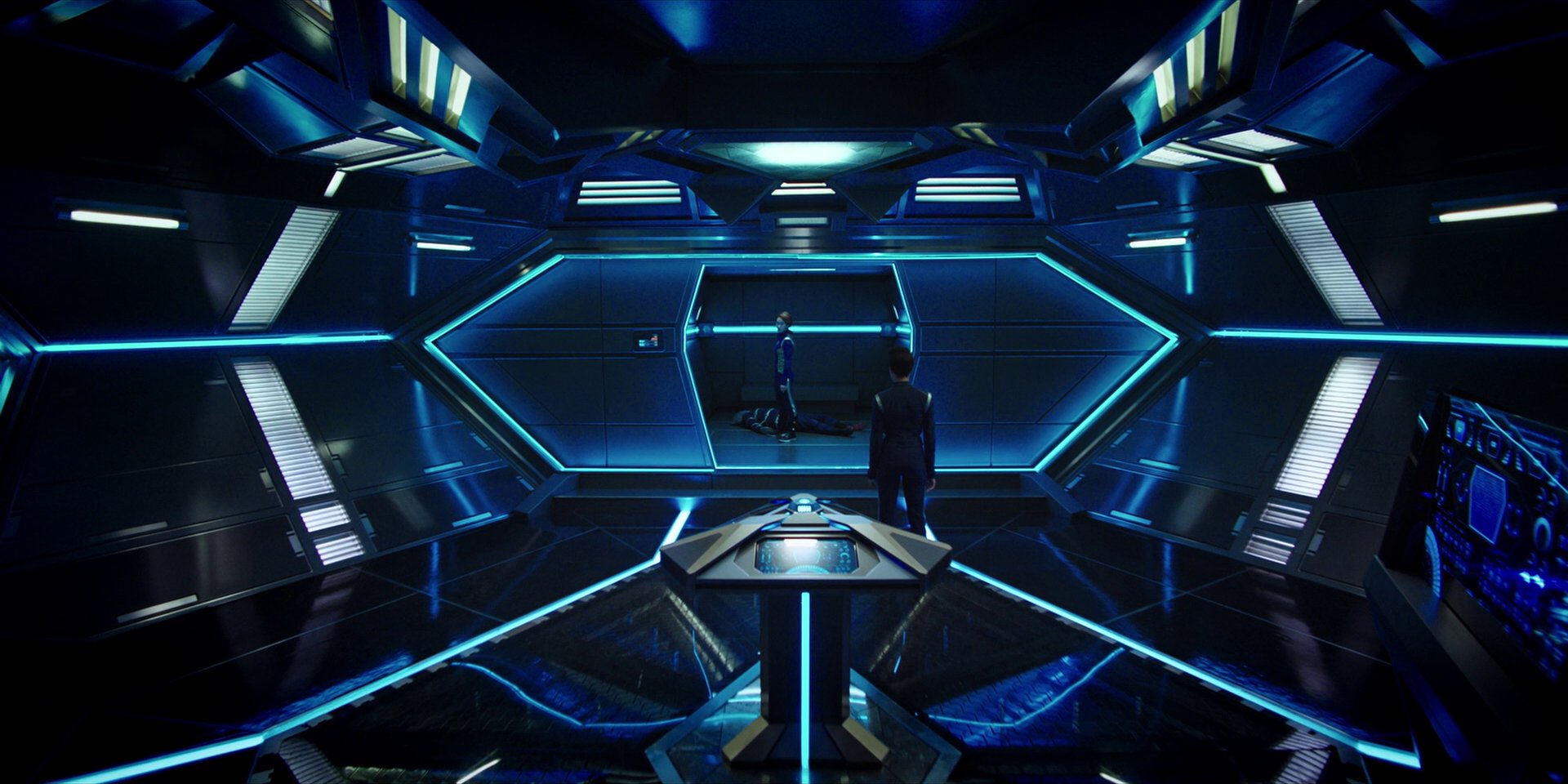 extant_StarTrekDiscovery_1x15-WillYouTakeMyHand_0978.jpg