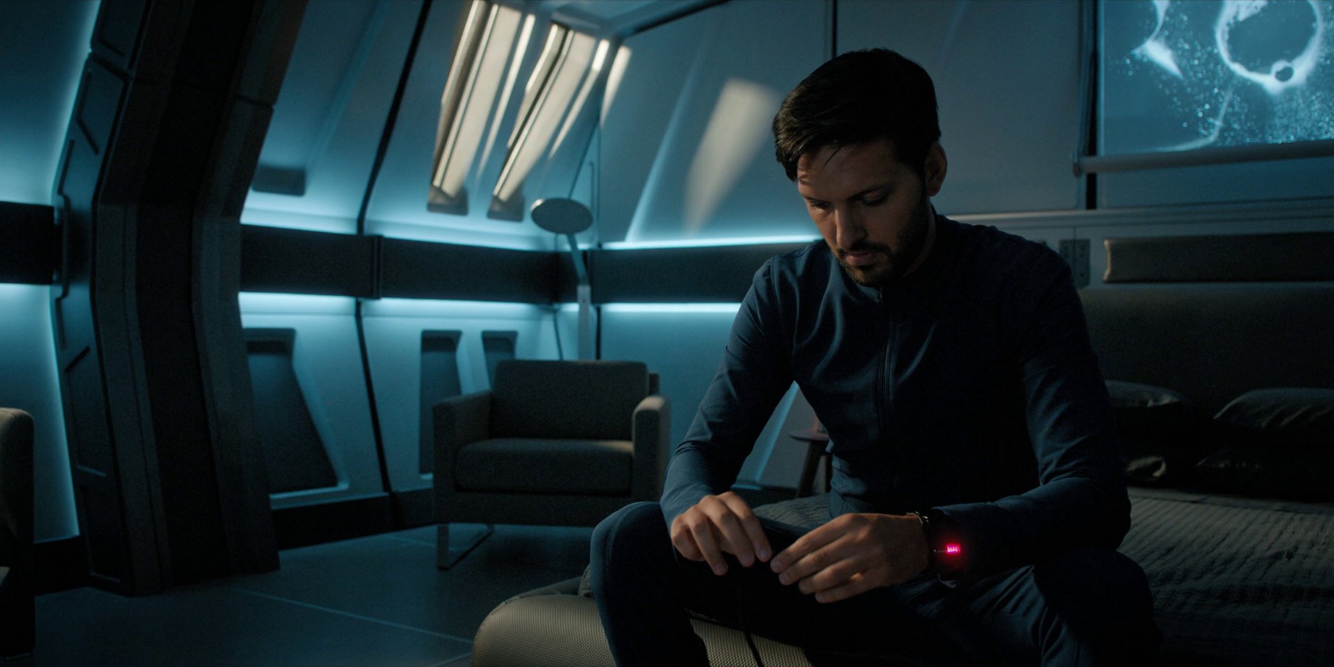 extant_StarTrekDiscovery_1x15-WillYouTakeMyHand_1002.jpg