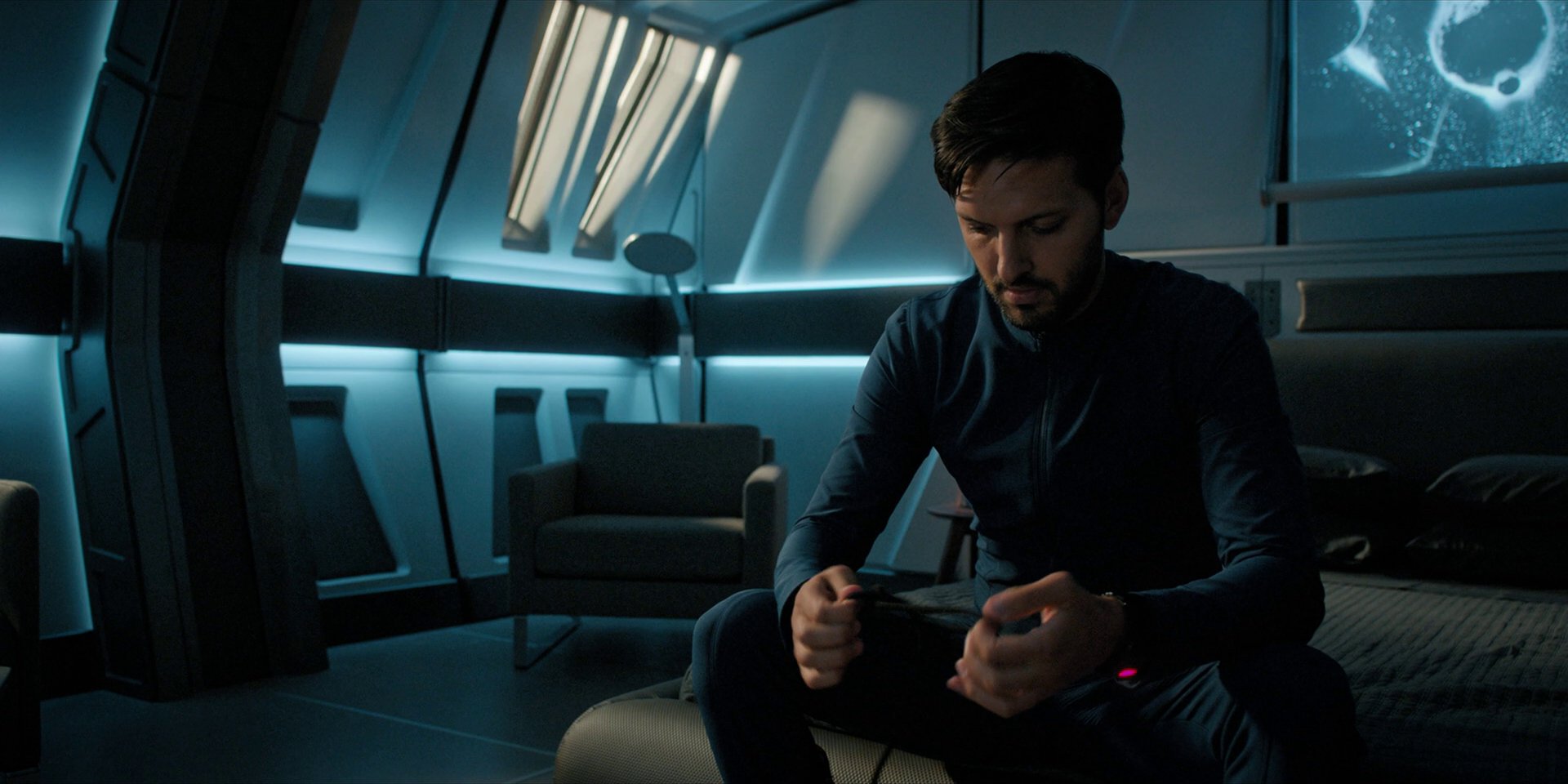 extant_StarTrekDiscovery_1x15-WillYouTakeMyHand_1003.jpg