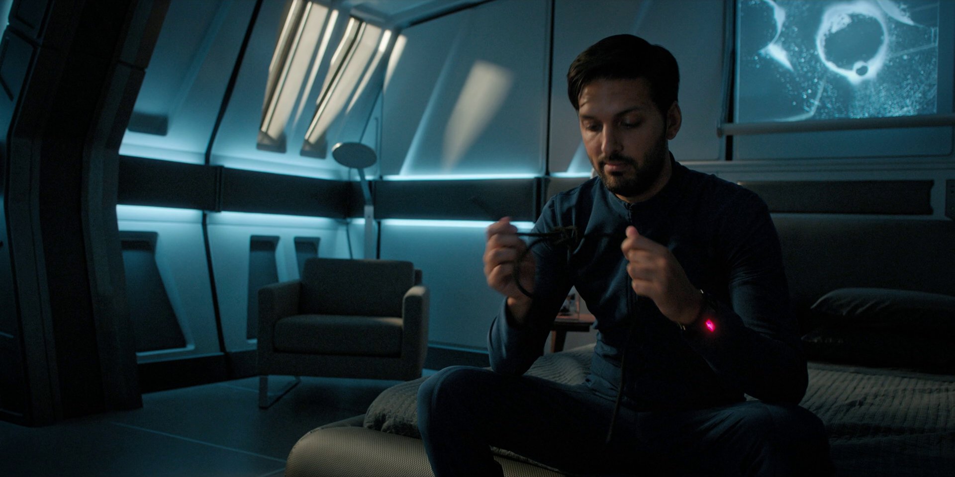extant_StarTrekDiscovery_1x15-WillYouTakeMyHand_1057.jpg