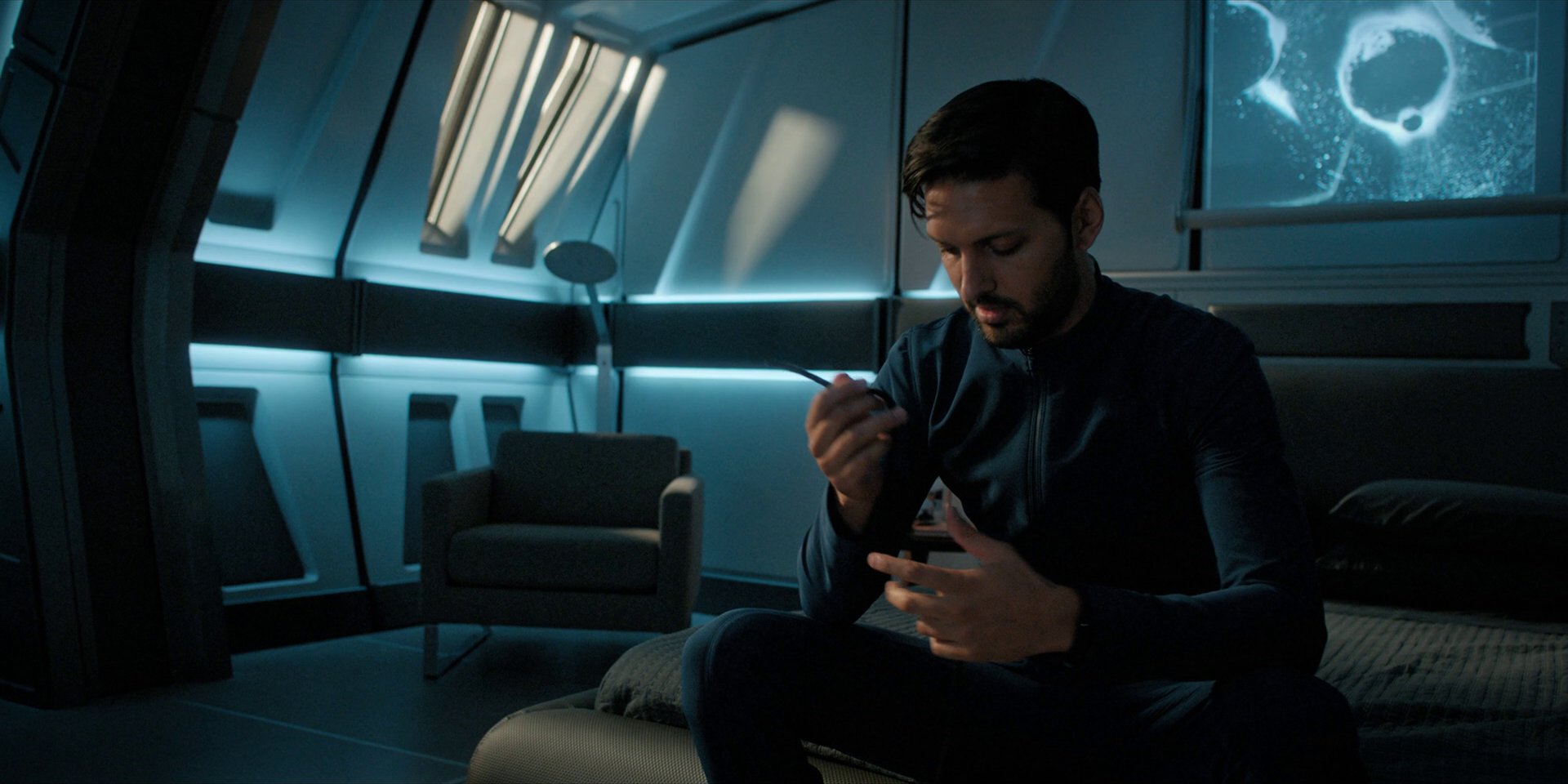 extant_StarTrekDiscovery_1x15-WillYouTakeMyHand_1059.jpg