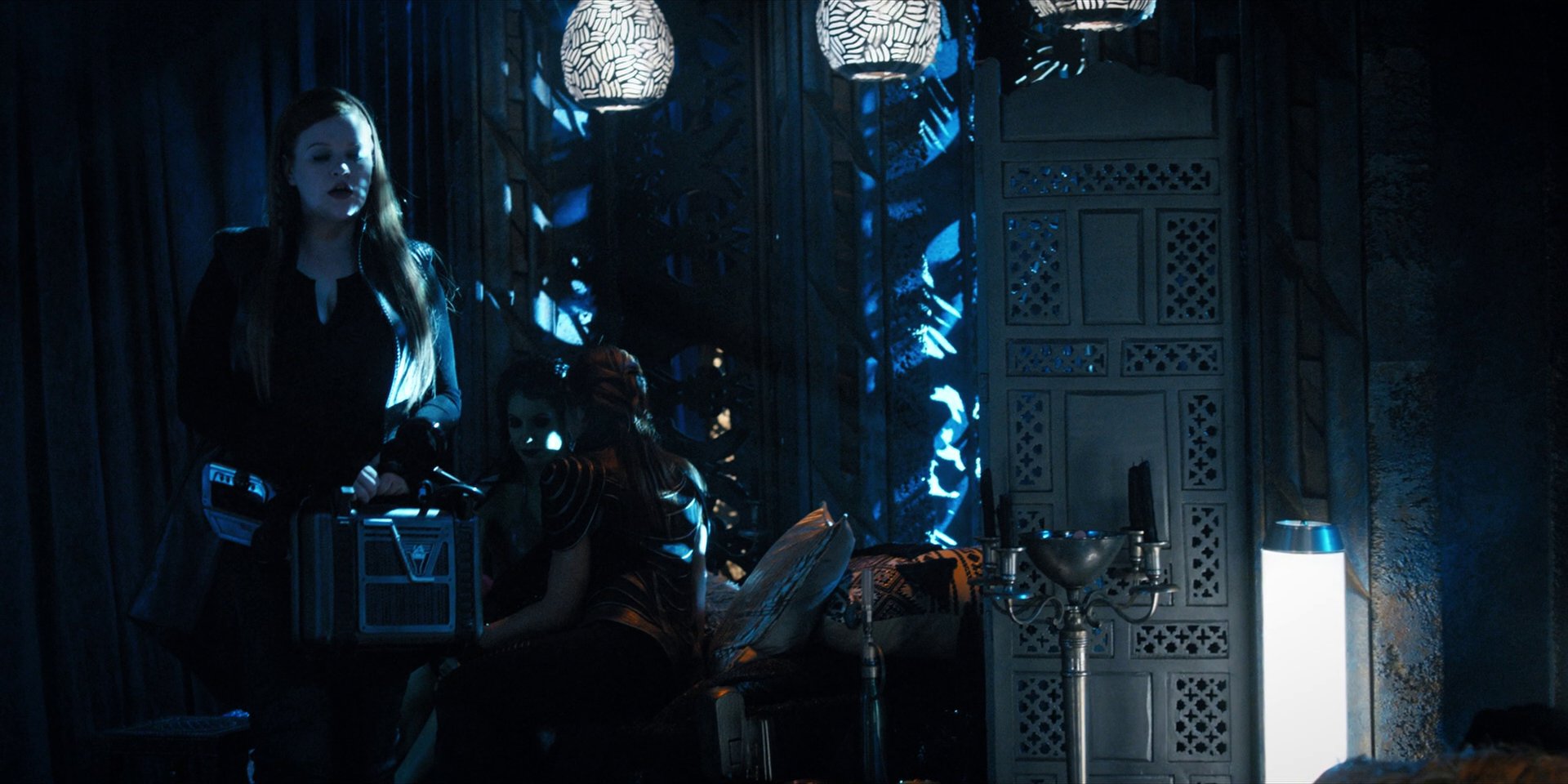 extant_StarTrekDiscovery_1x15-WillYouTakeMyHand_2215.jpg