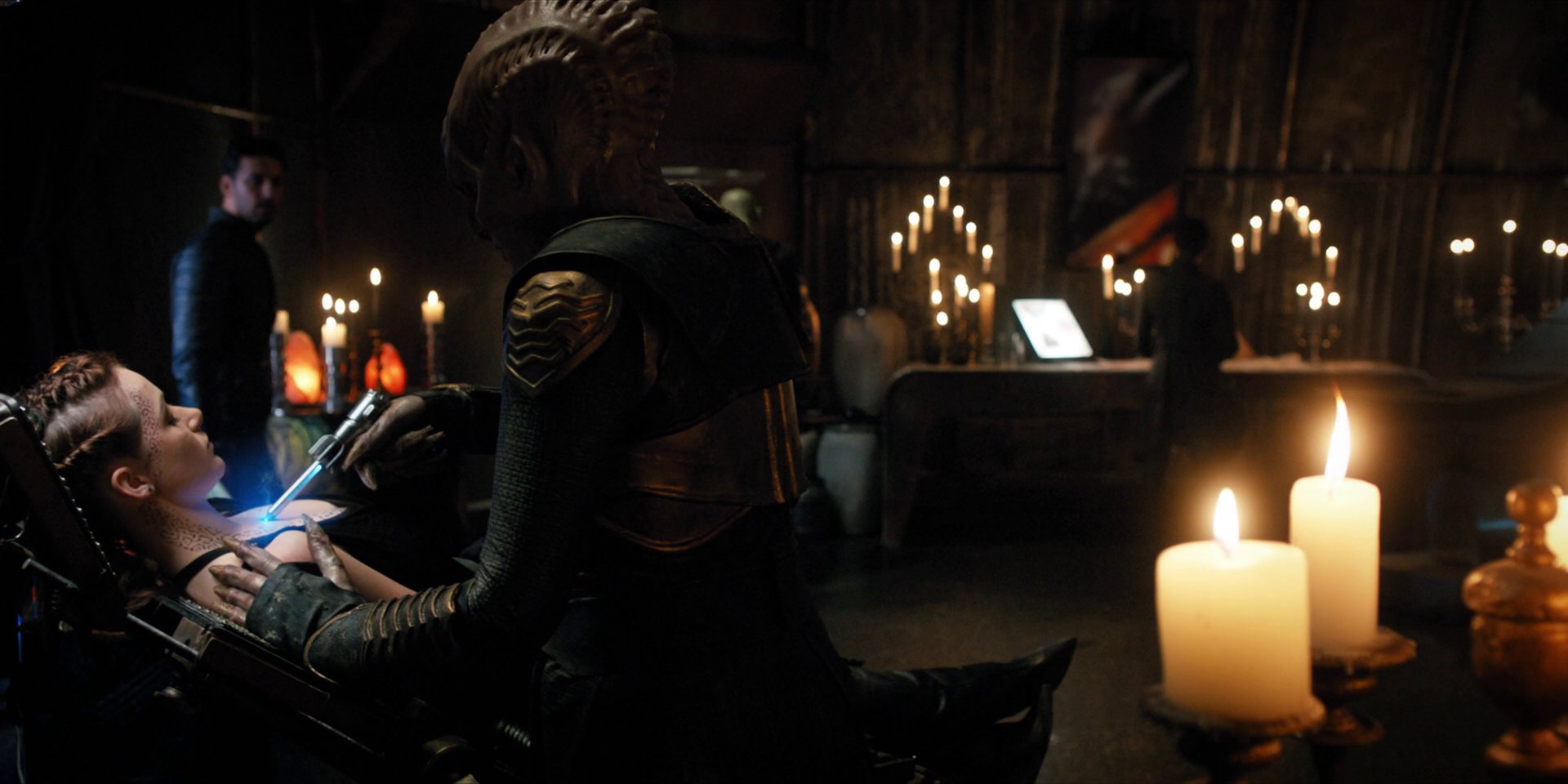 extant_StarTrekDiscovery_1x15-WillYouTakeMyHand_2322.jpg