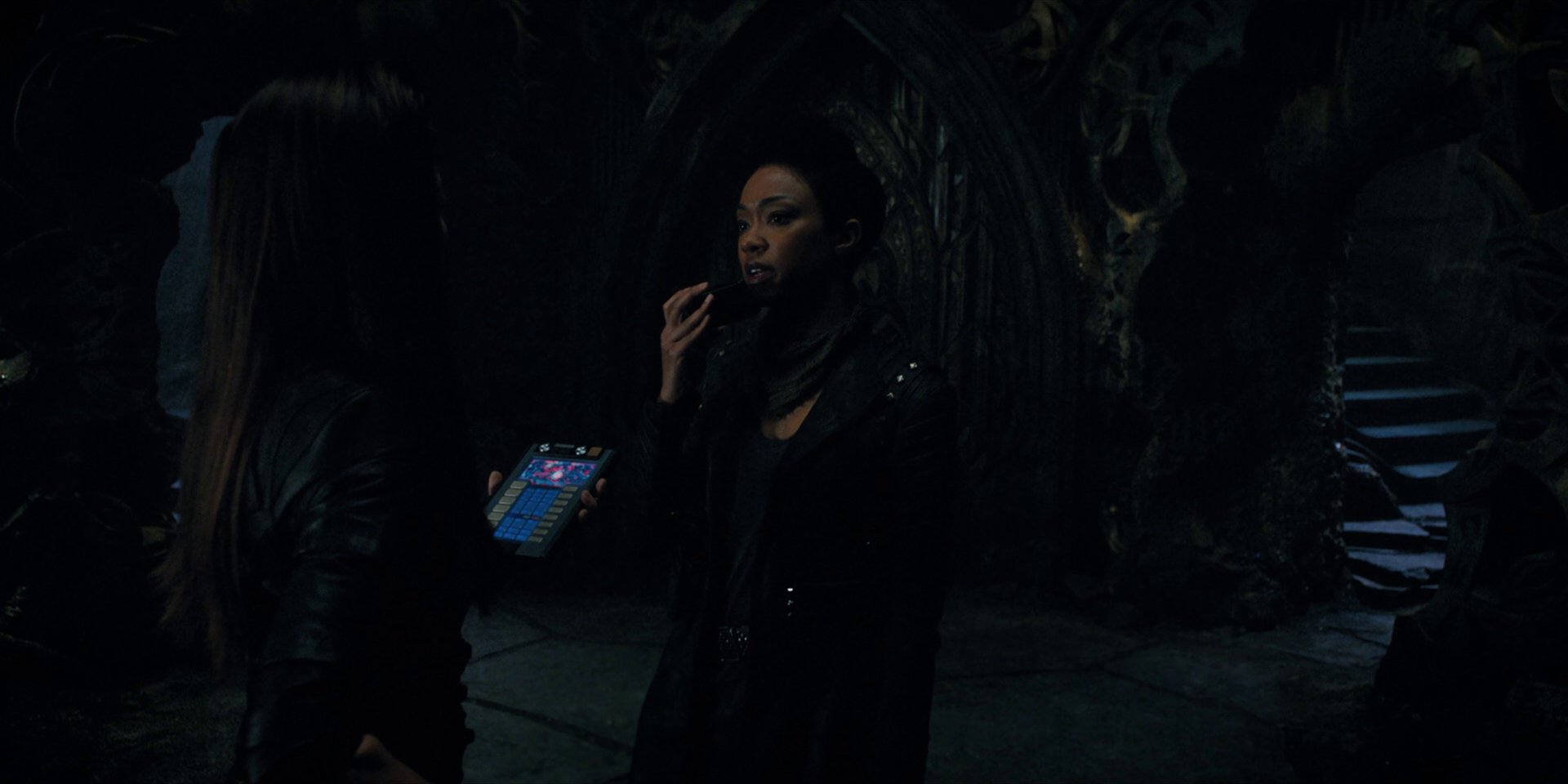 extant_StarTrekDiscovery_1x15-WillYouTakeMyHand_3452.jpg
