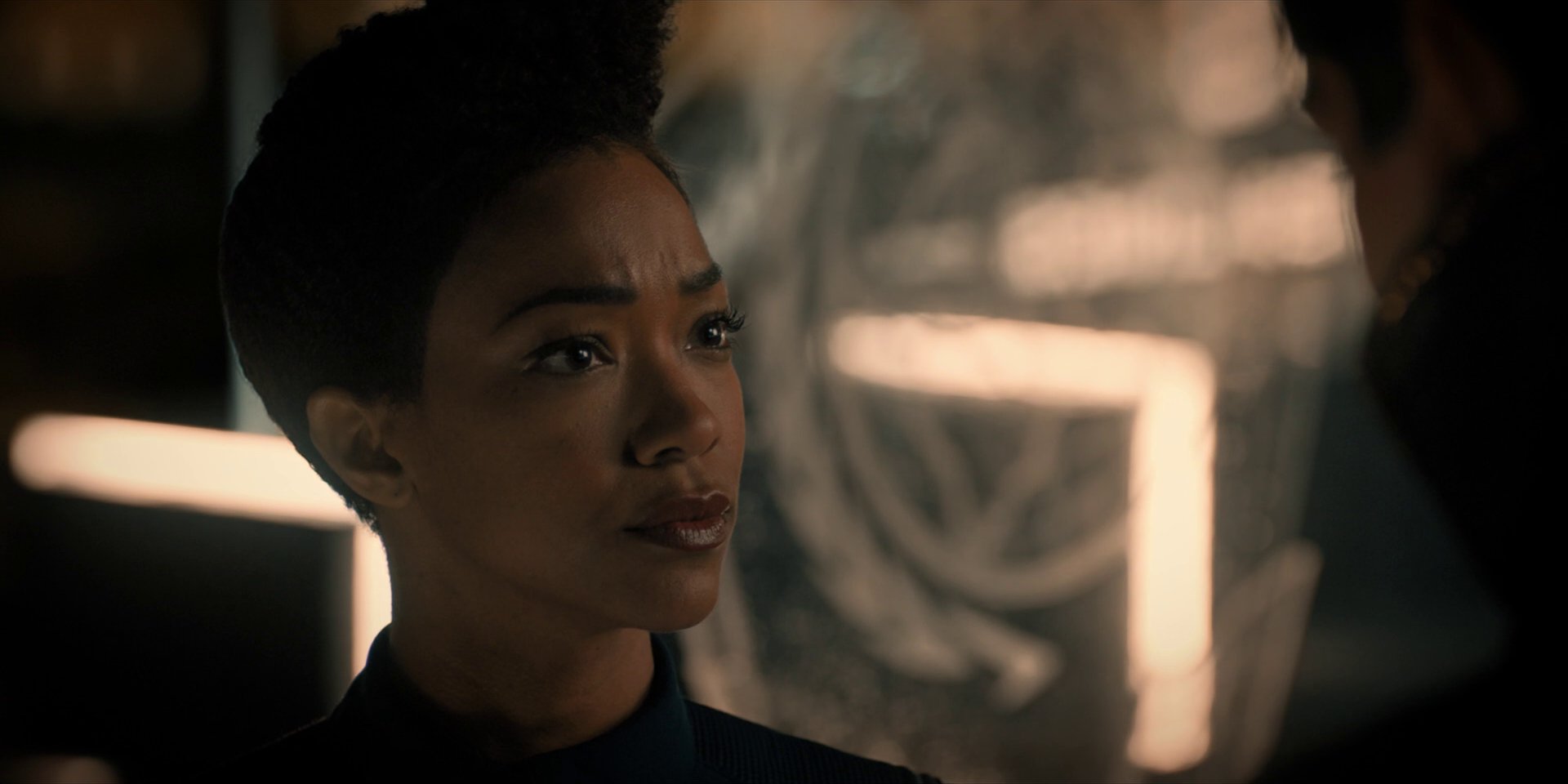 extant_StarTrekDiscovery_1x15-WillYouTakeMyHand_4350.jpg