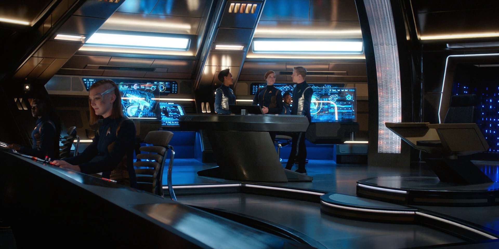 extant_StarTrekDiscovery_1x15-WillYouTakeMyHand_4661.jpg