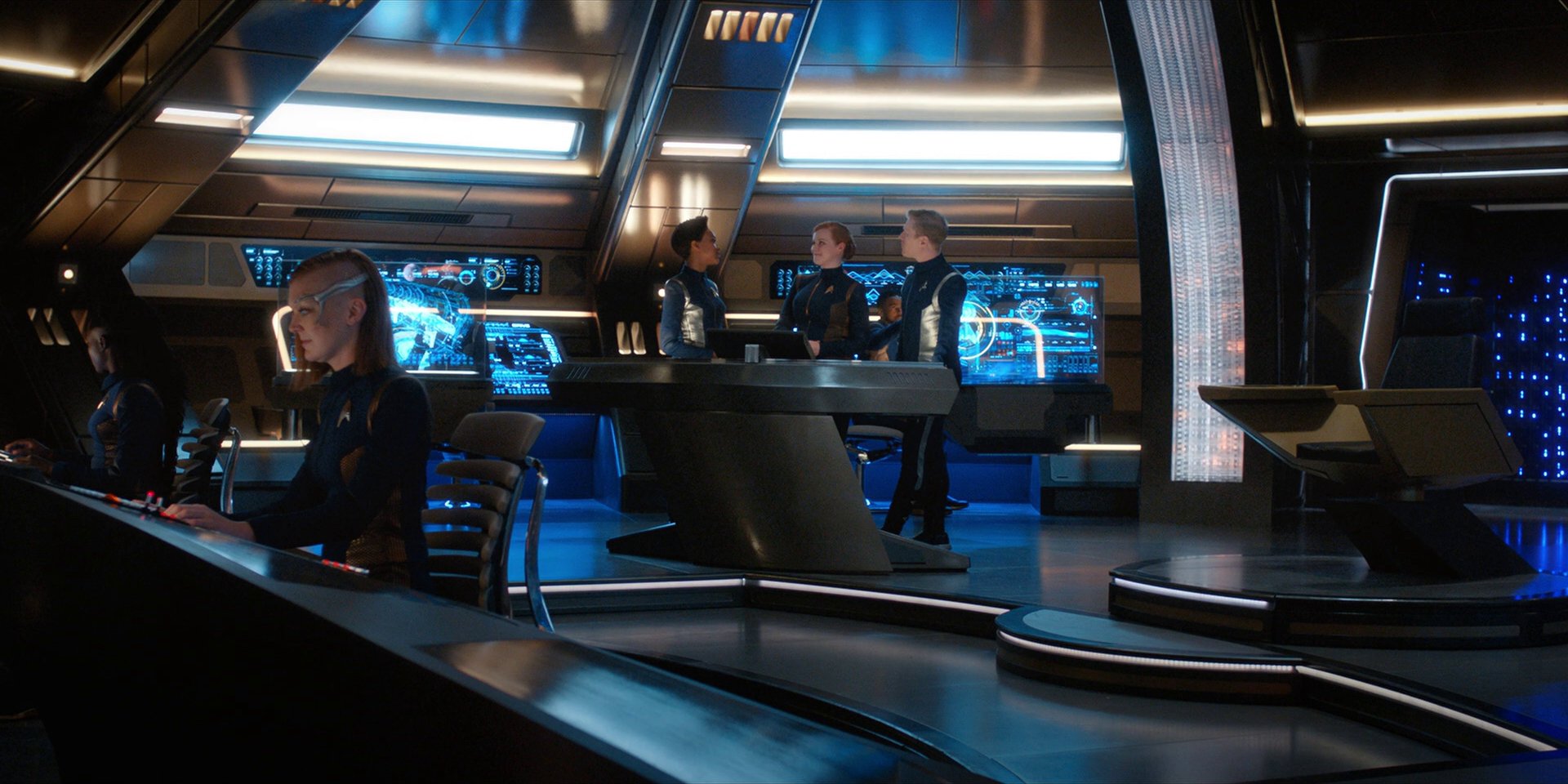 extant_StarTrekDiscovery_1x15-WillYouTakeMyHand_4663.jpg