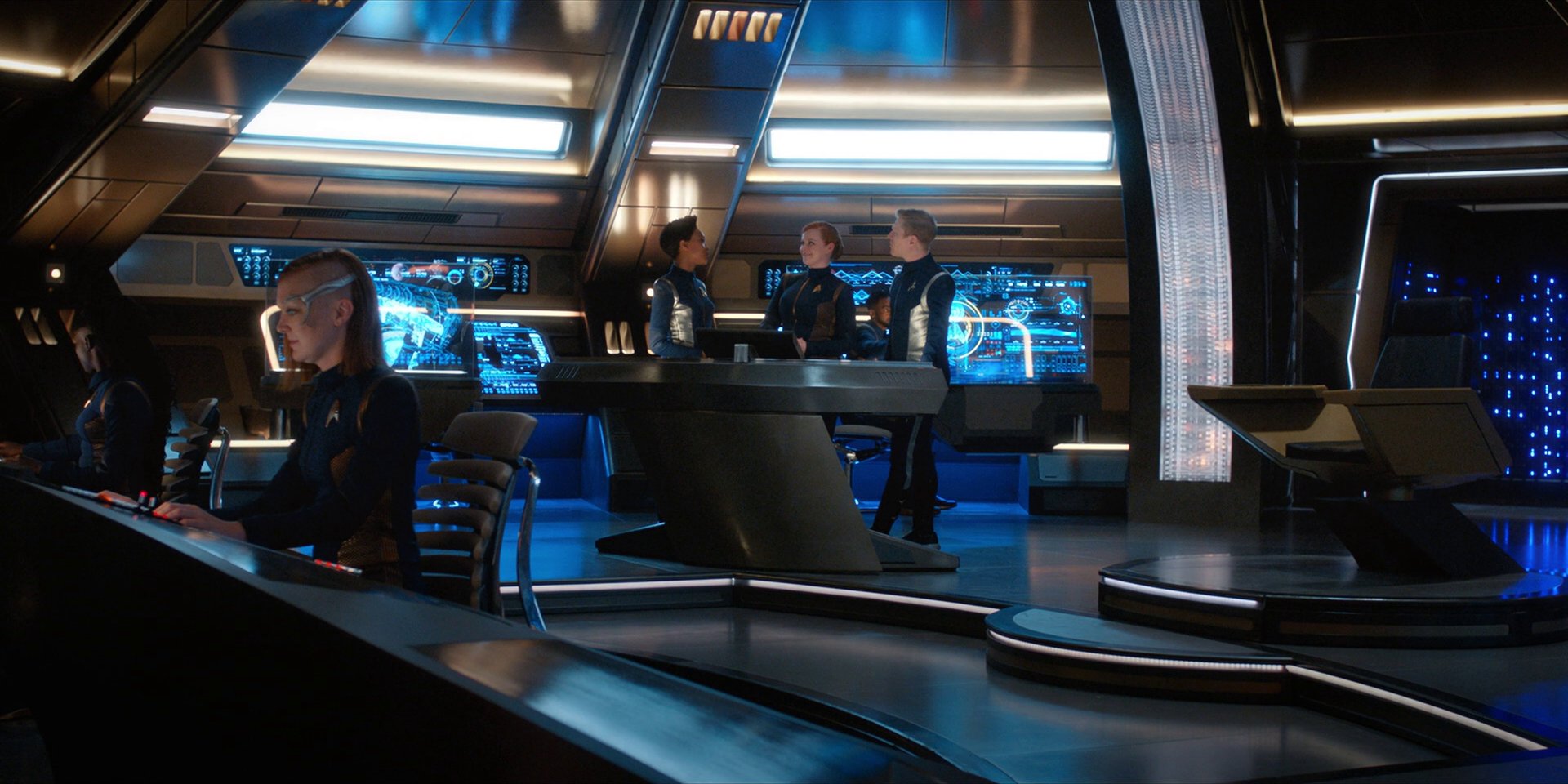 extant_StarTrekDiscovery_1x15-WillYouTakeMyHand_4664.jpg