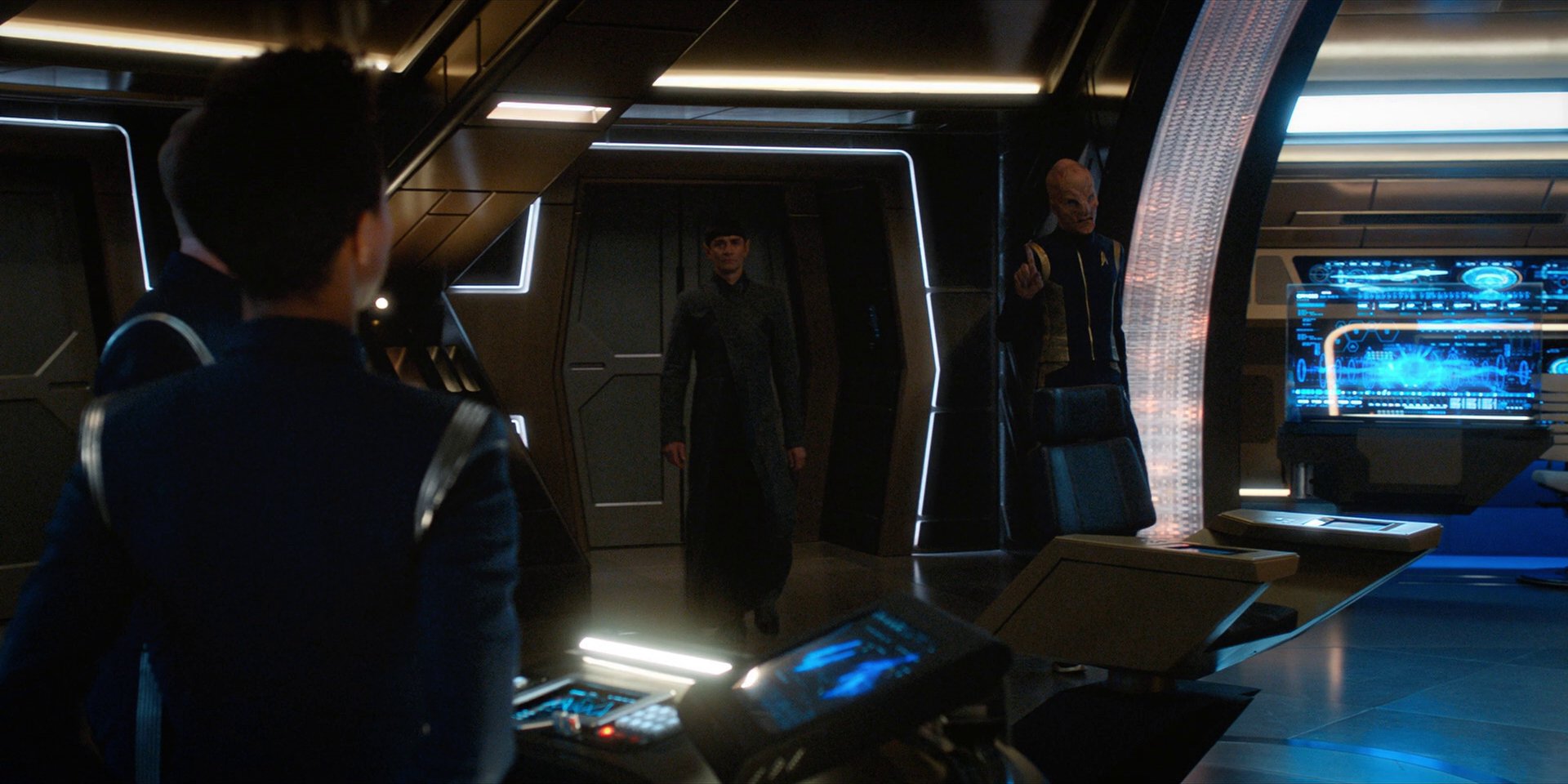 extant_StarTrekDiscovery_1x15-WillYouTakeMyHand_4687.jpg
