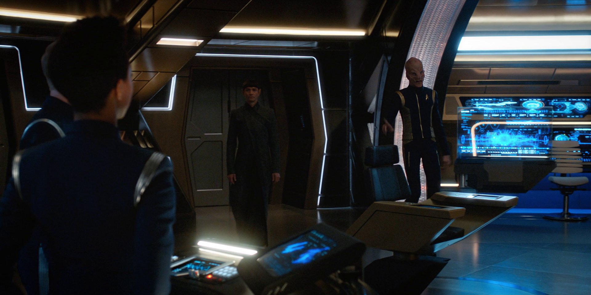 extant_StarTrekDiscovery_1x15-WillYouTakeMyHand_4688.jpg